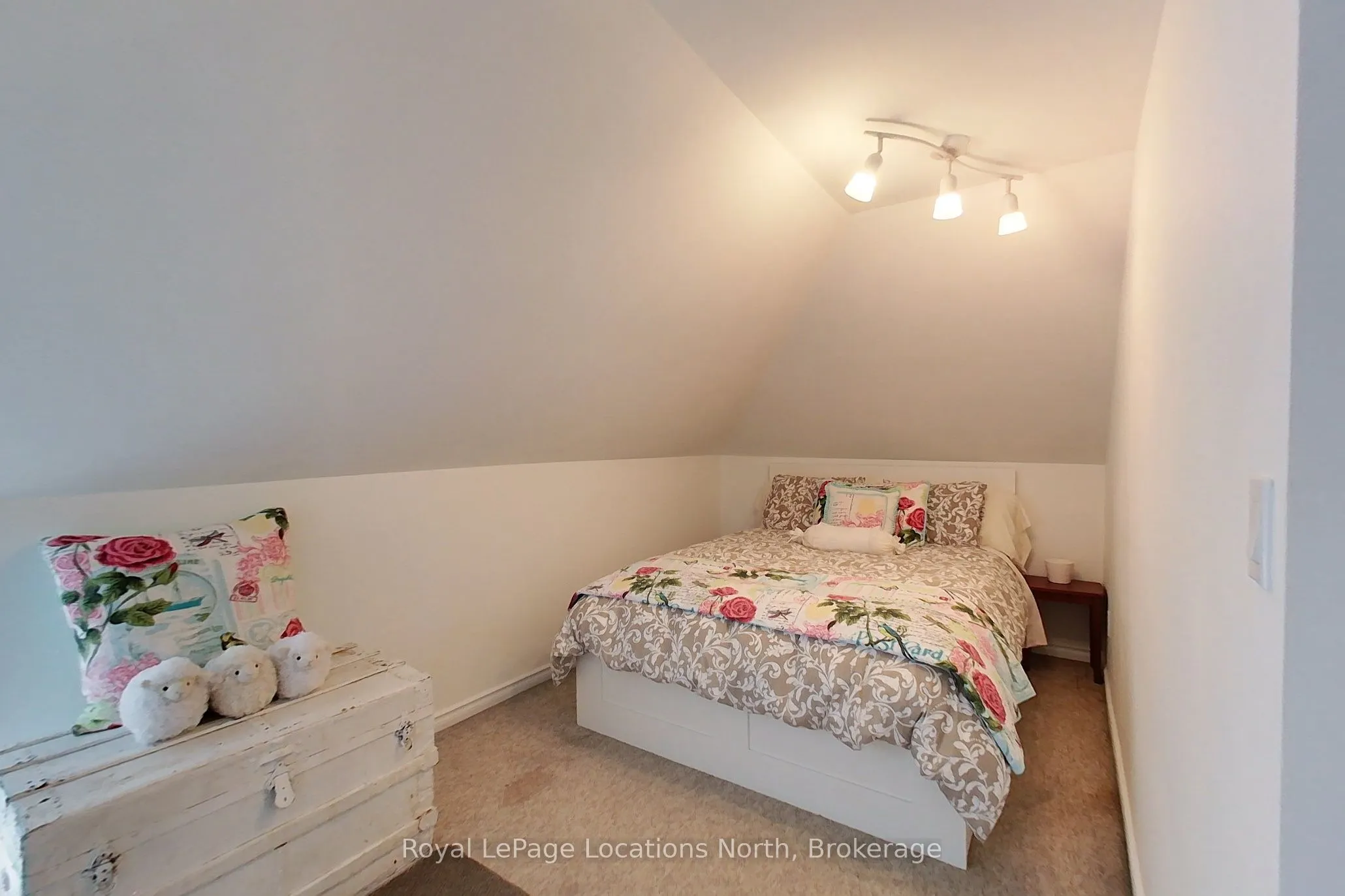 76 Trowbridge Street W