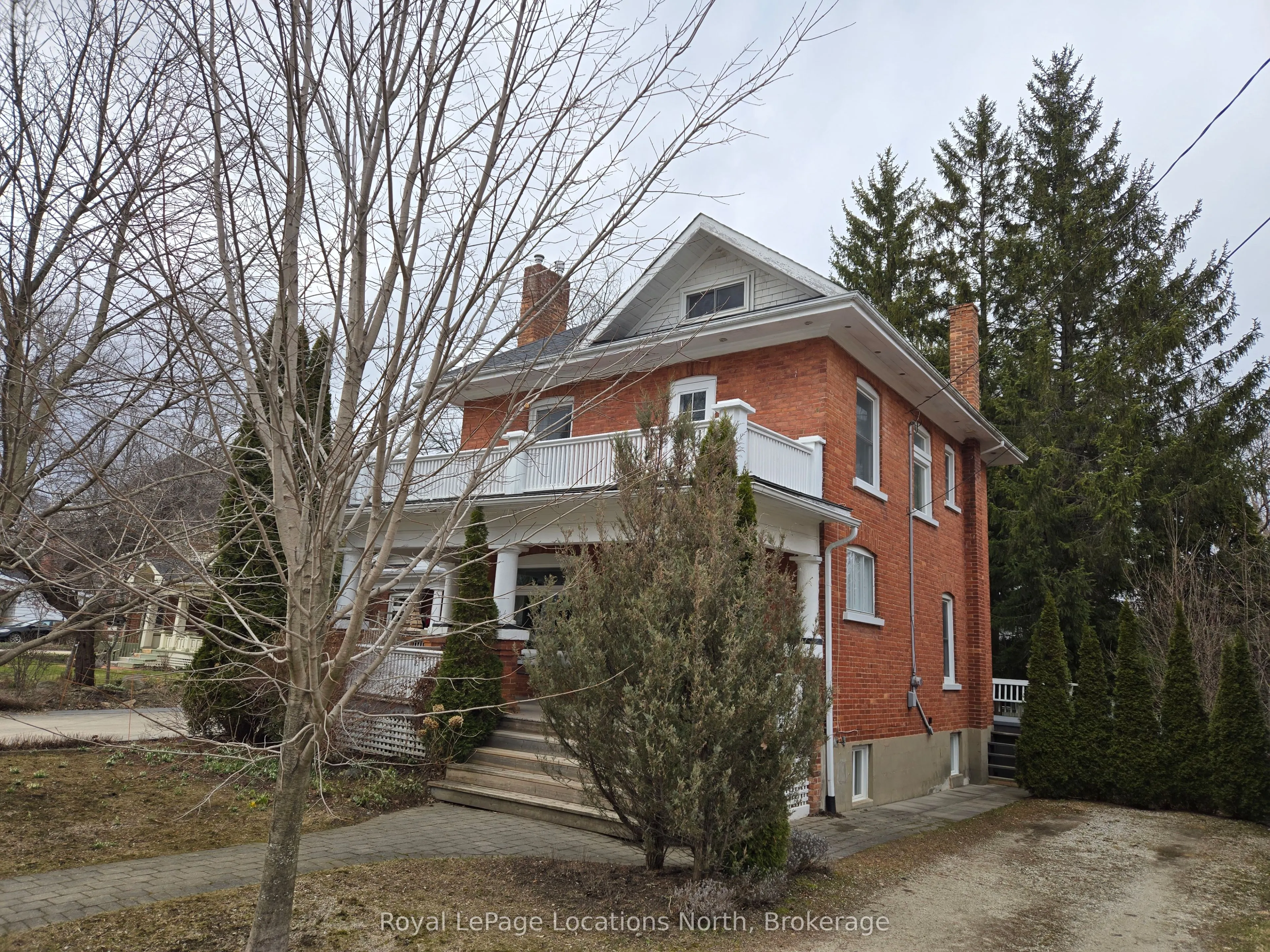 76 Trowbridge Street W