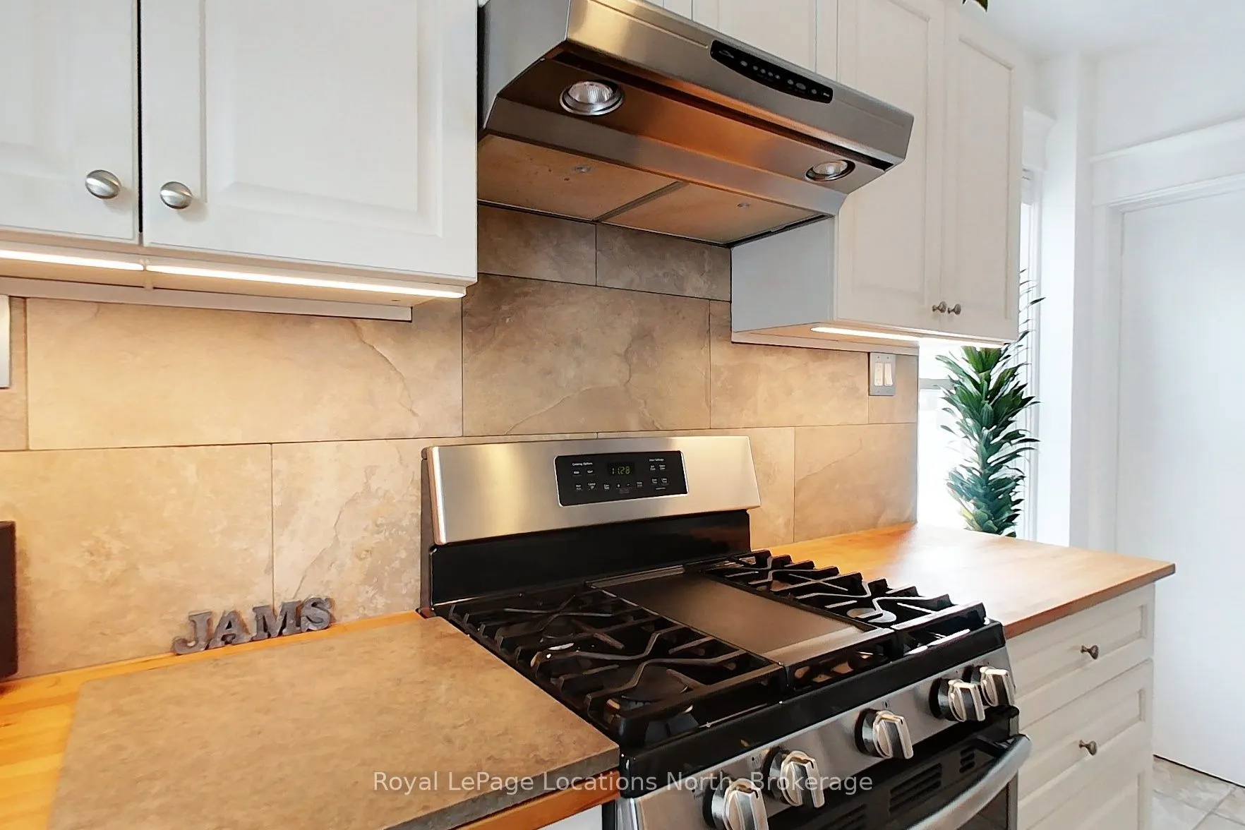76 Trowbridge Street W