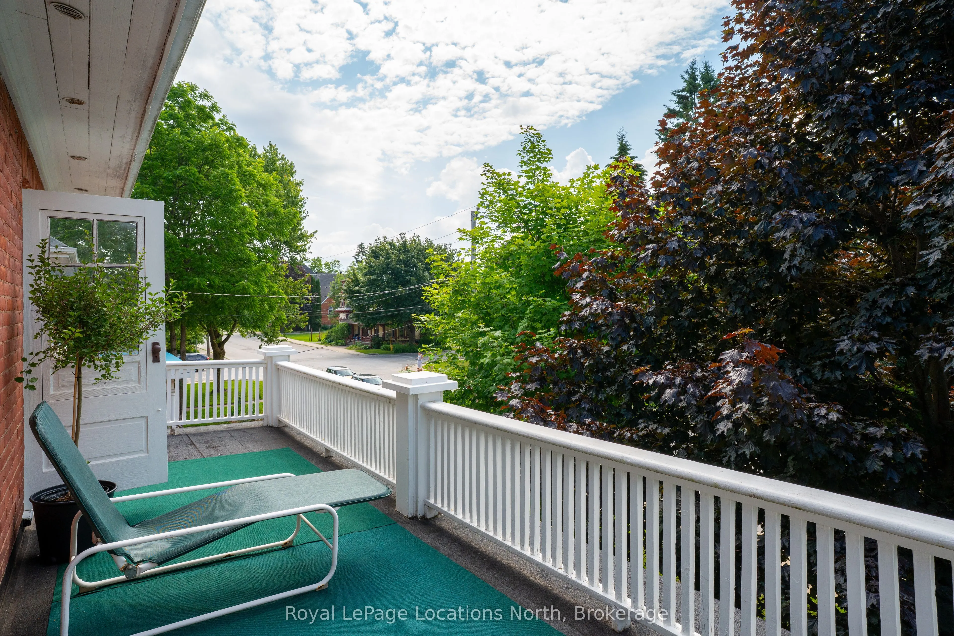 76 Trowbridge Street W