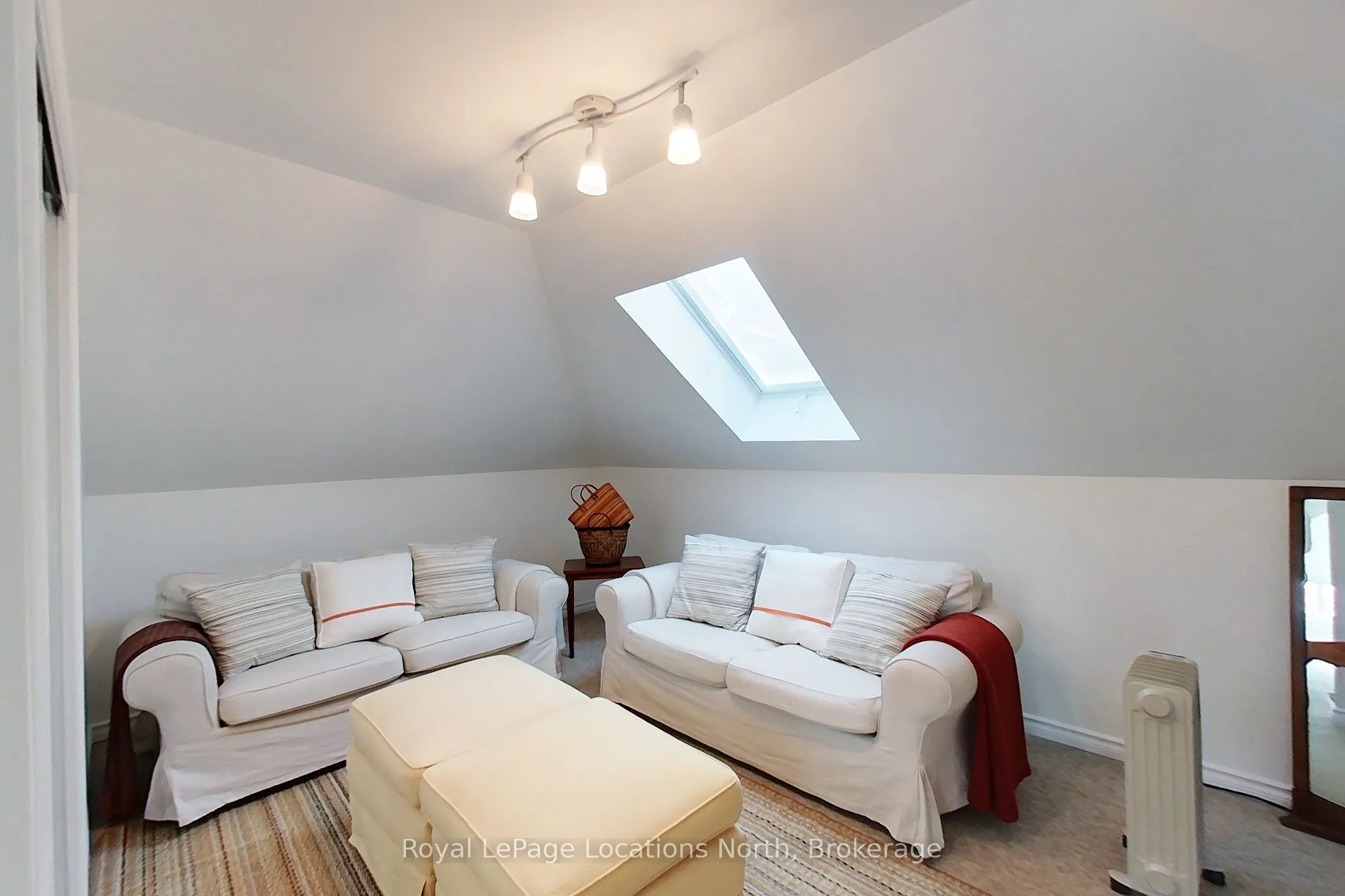 76 Trowbridge Street W