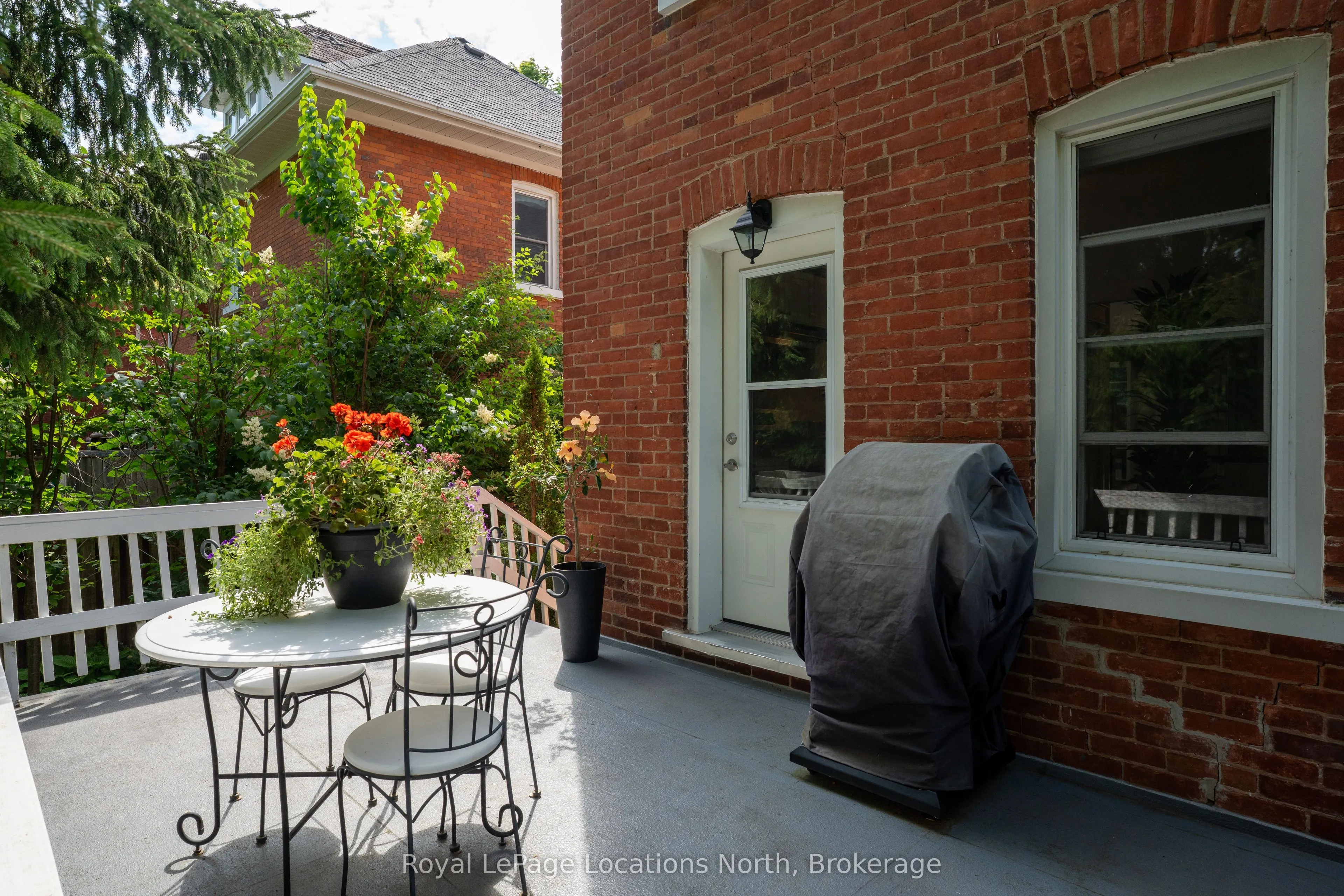 76 Trowbridge Street W
