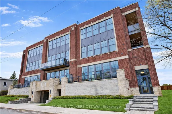 12 Stirling Avenue #202