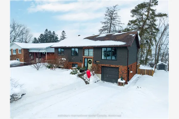 236 Collingwood Street W