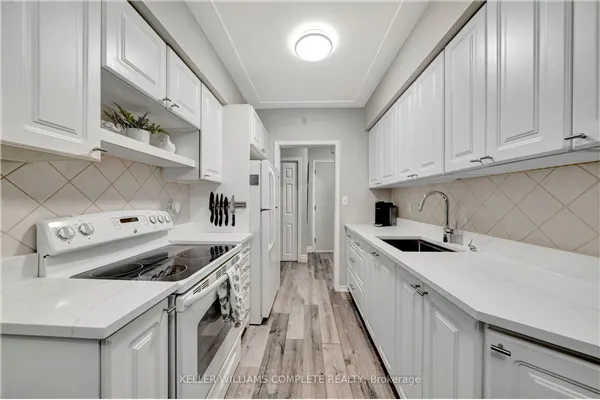 11 Woodman Drive S #307