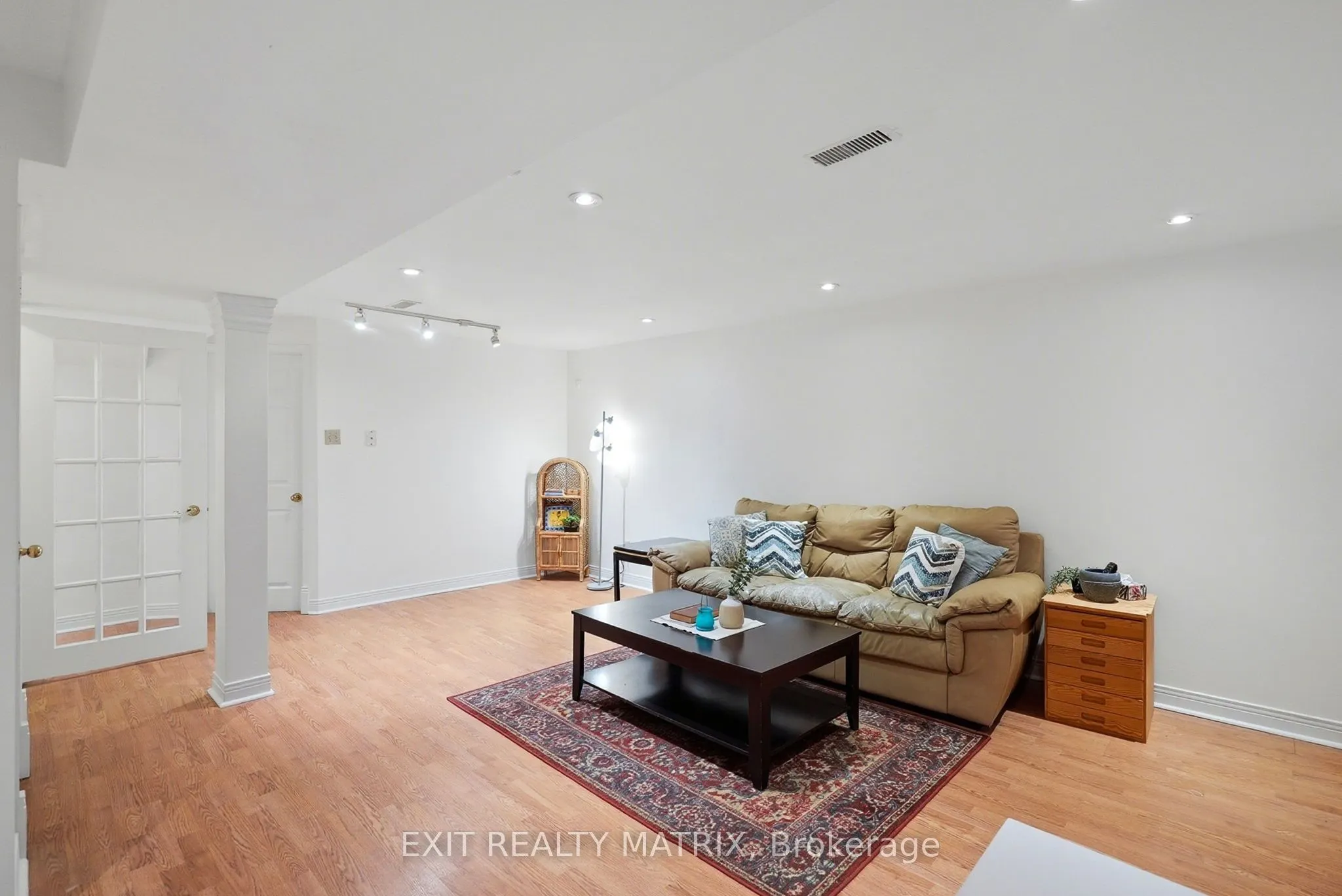 727 Brome Crescent