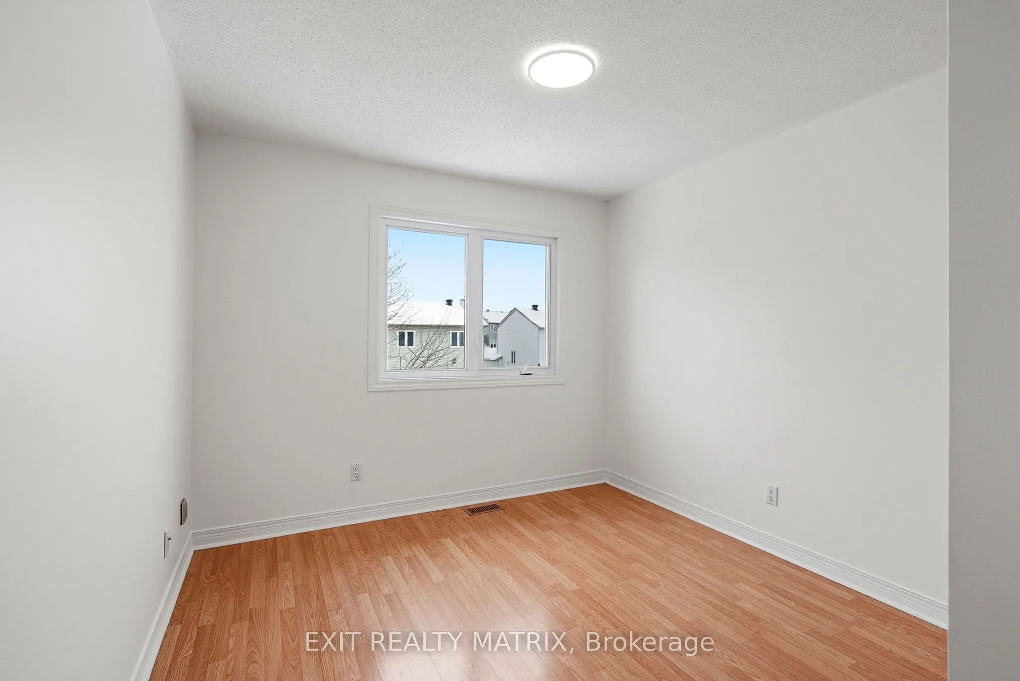 727 Brome Crescent