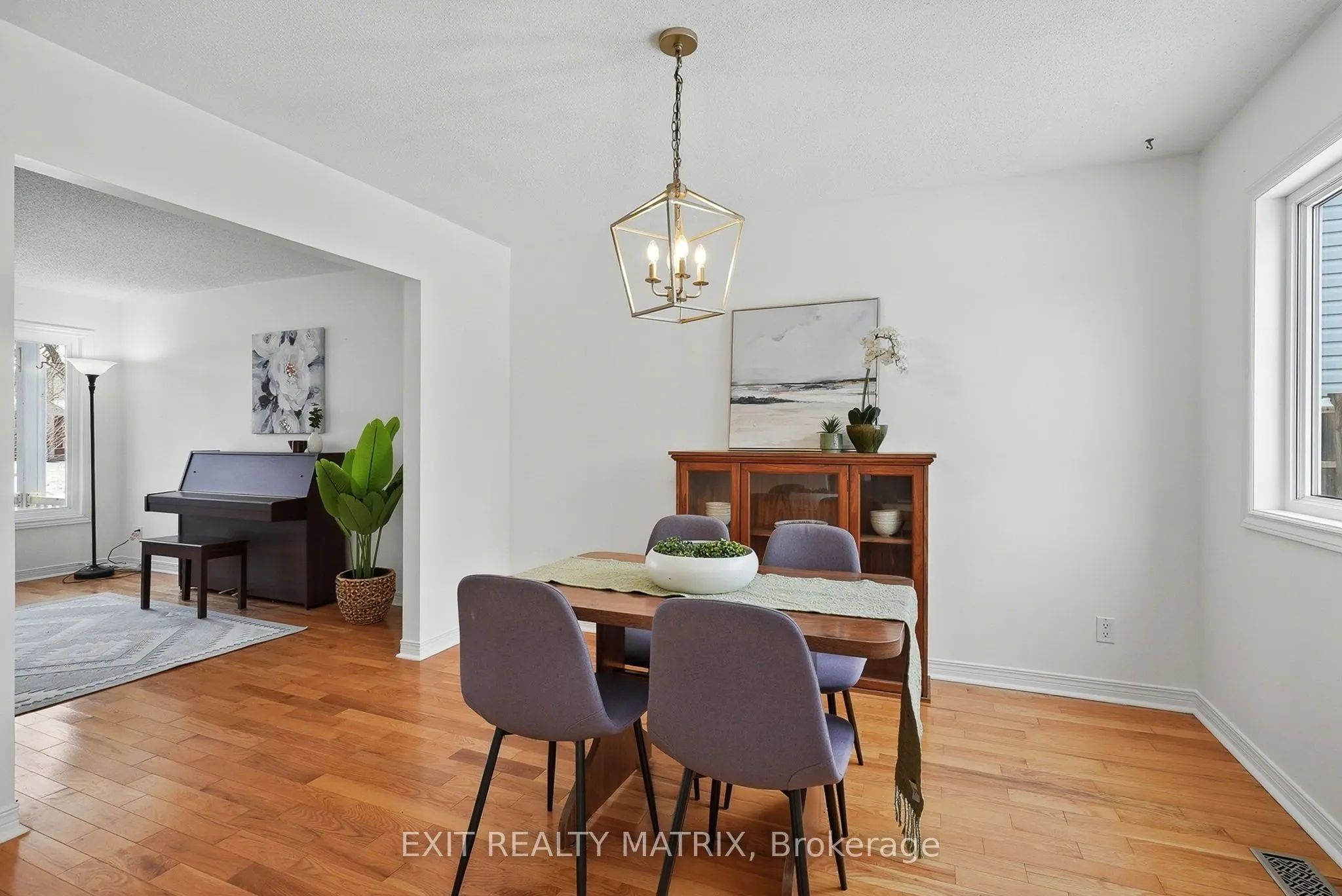 727 Brome Crescent