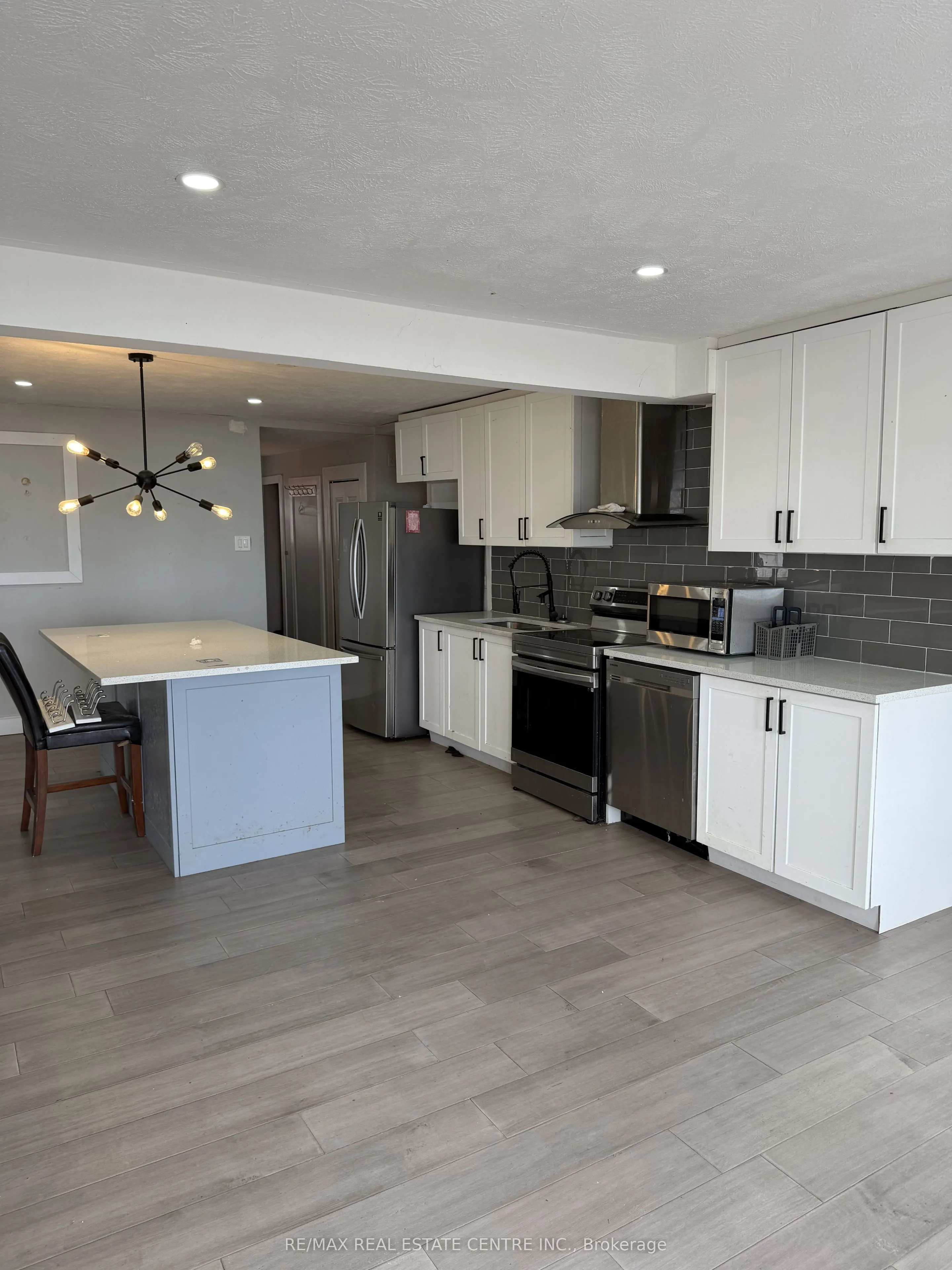 35 Lakeside Avenue