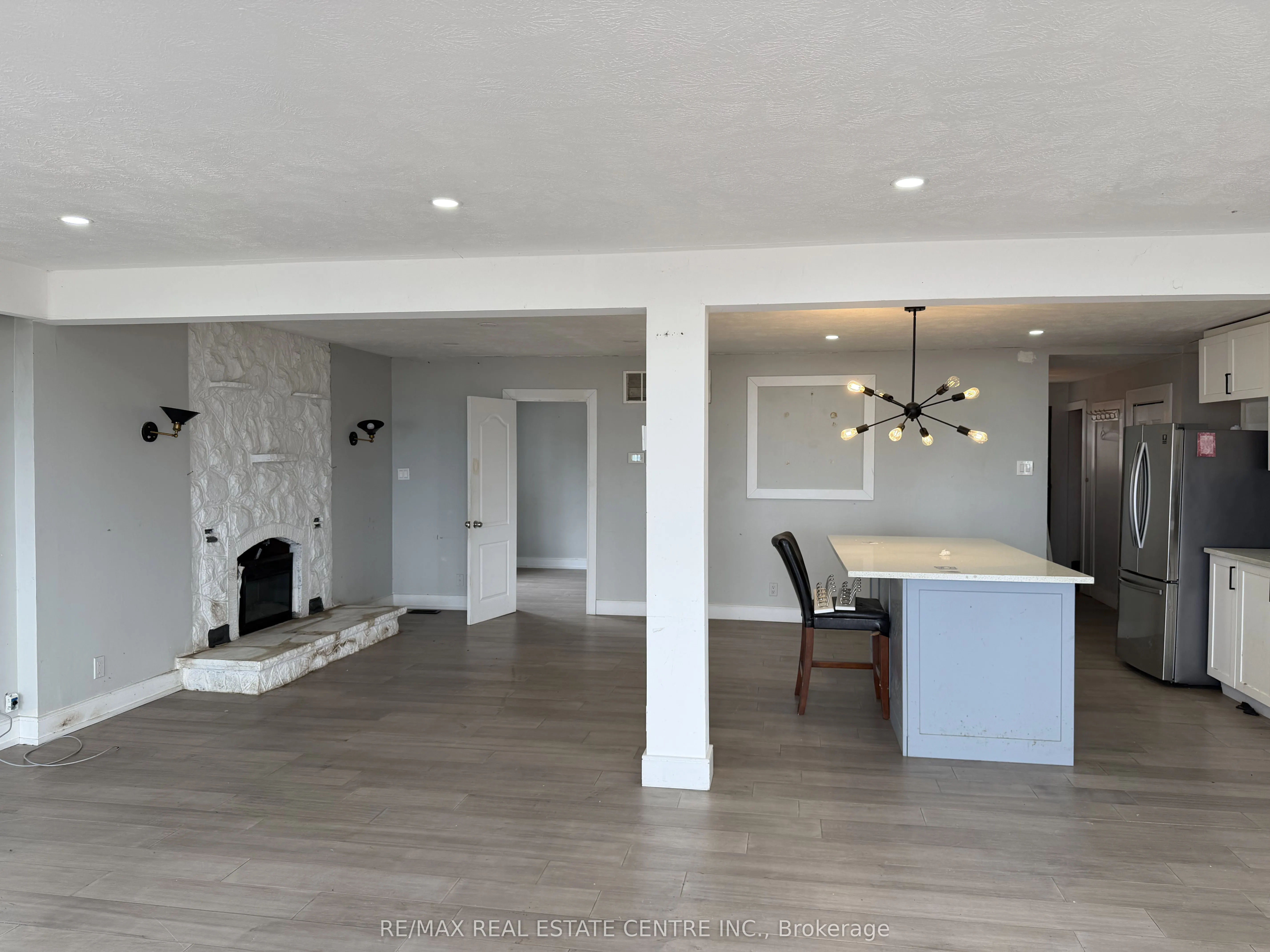 35 Lakeside Avenue