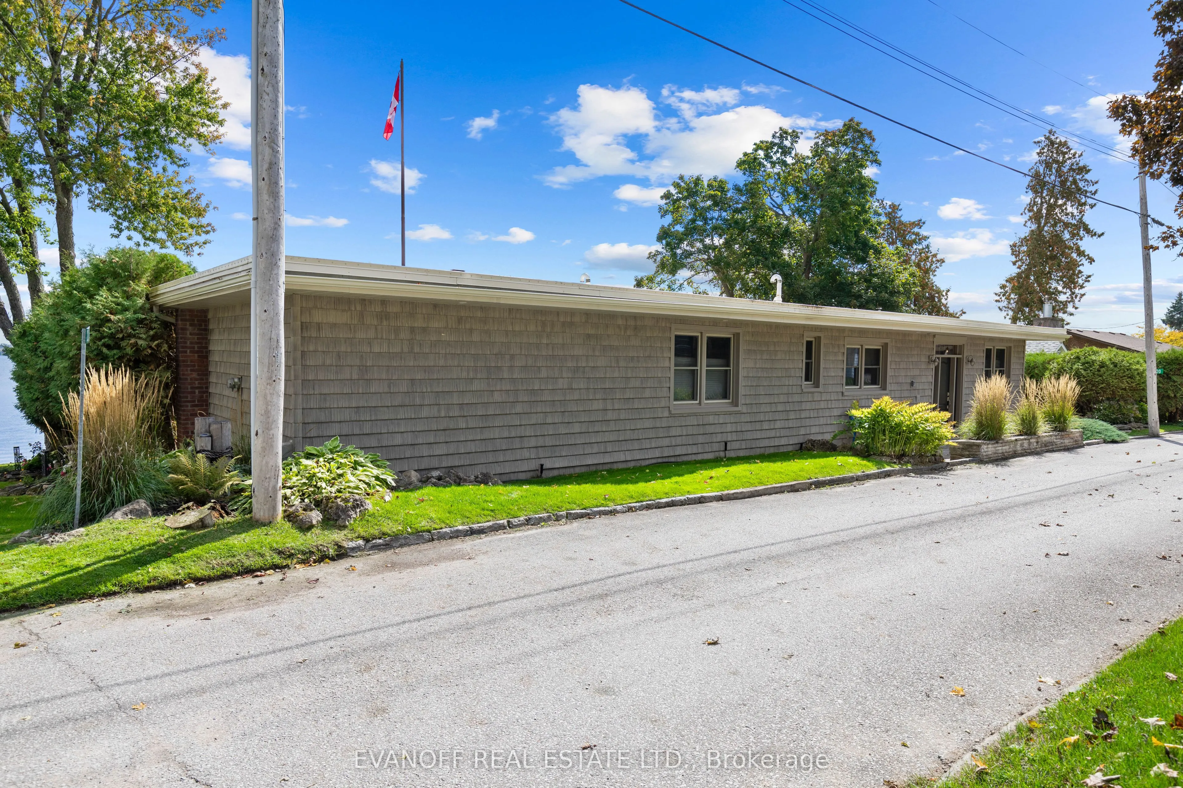 20 Lakeview Park Road