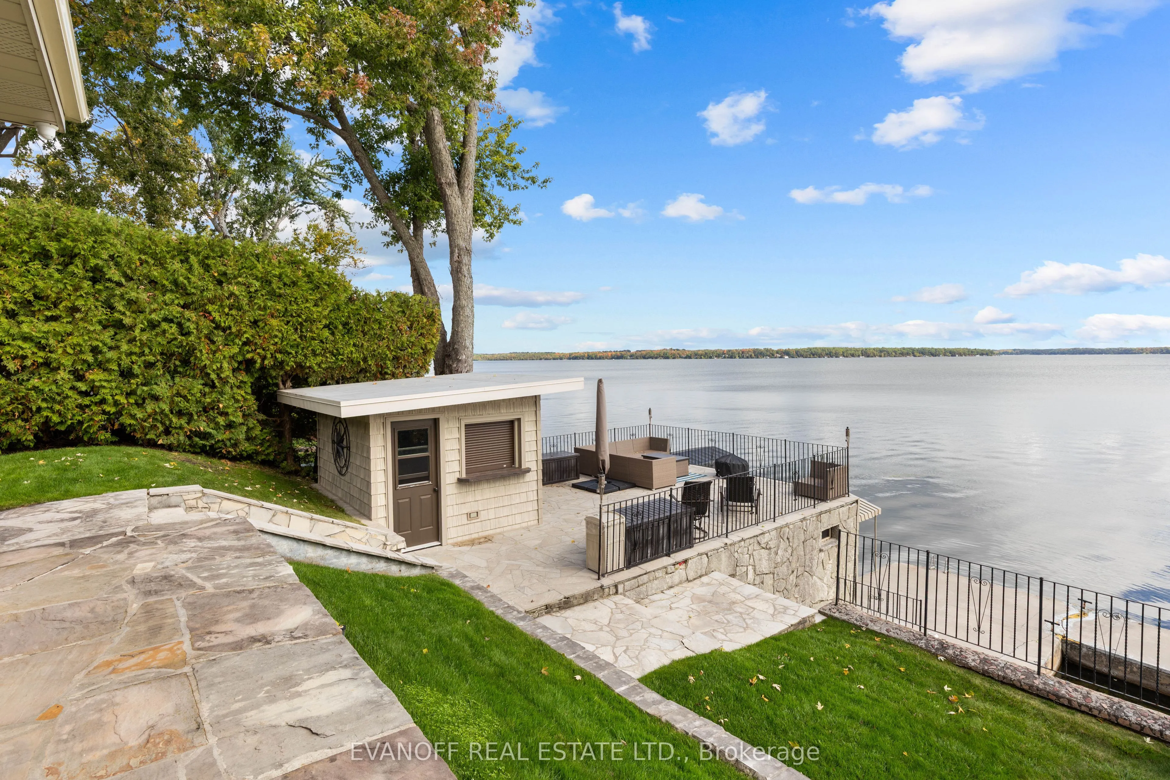 20 Lakeview Park Road