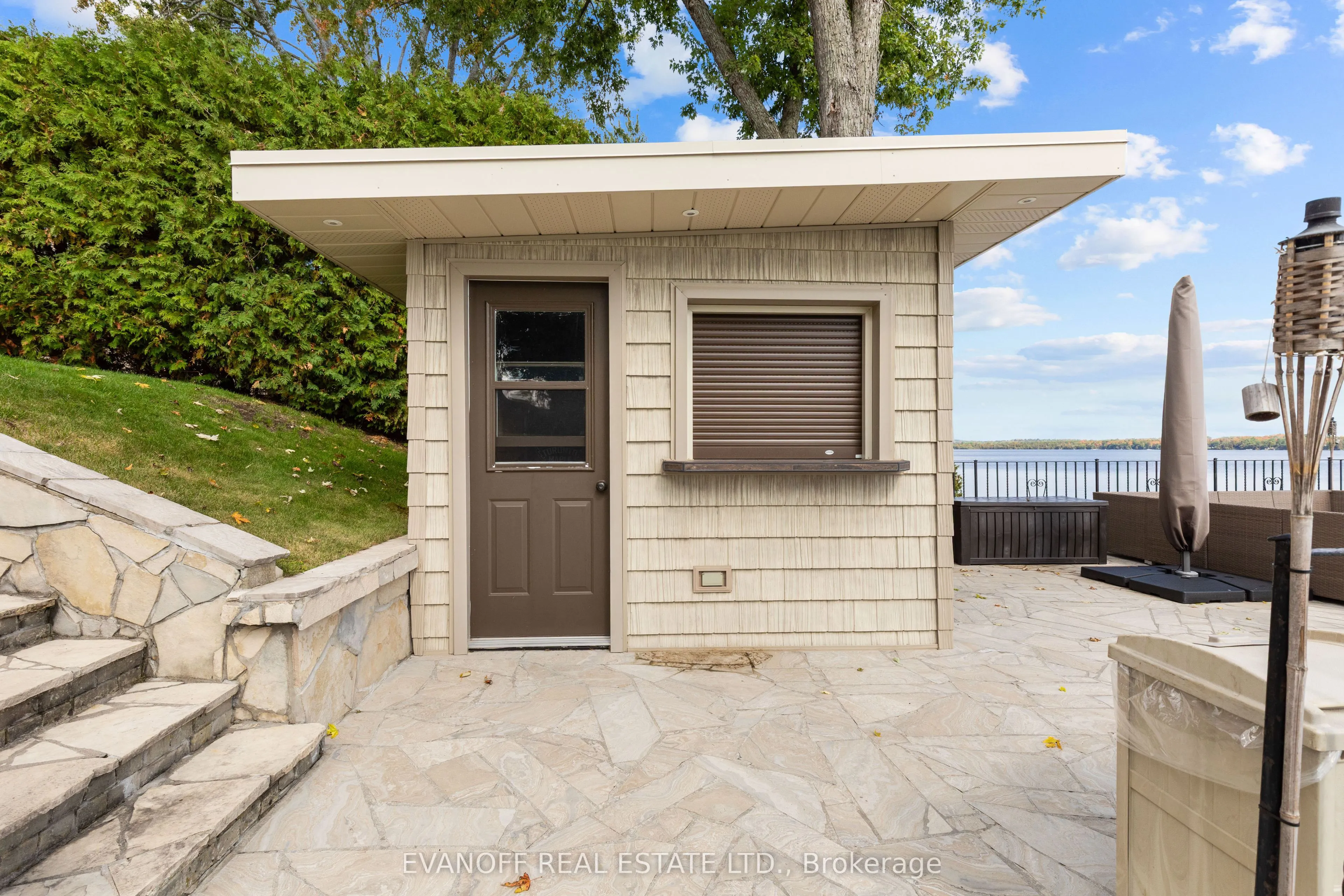 20 Lakeview Park Road