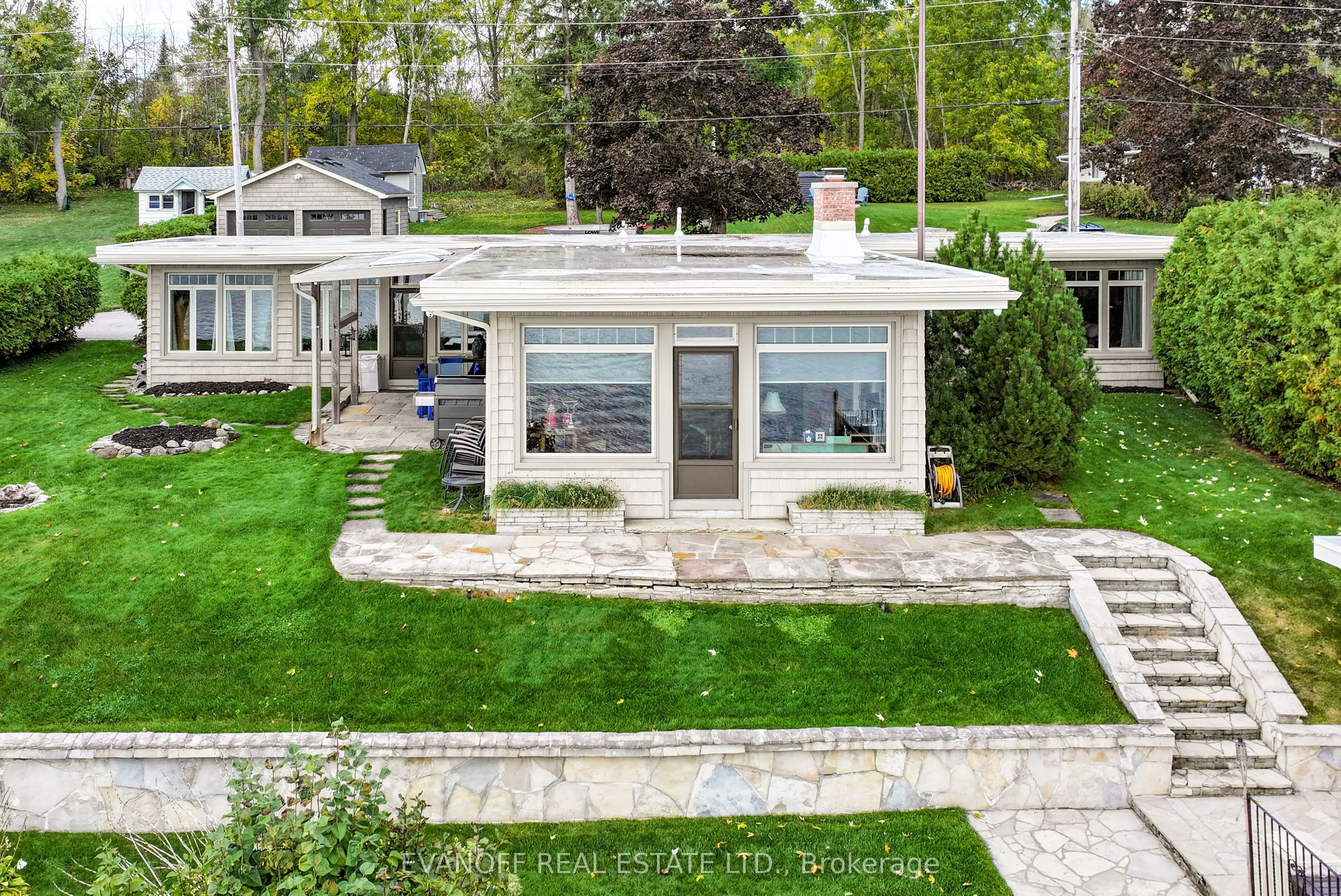 20 Lakeview Park Road