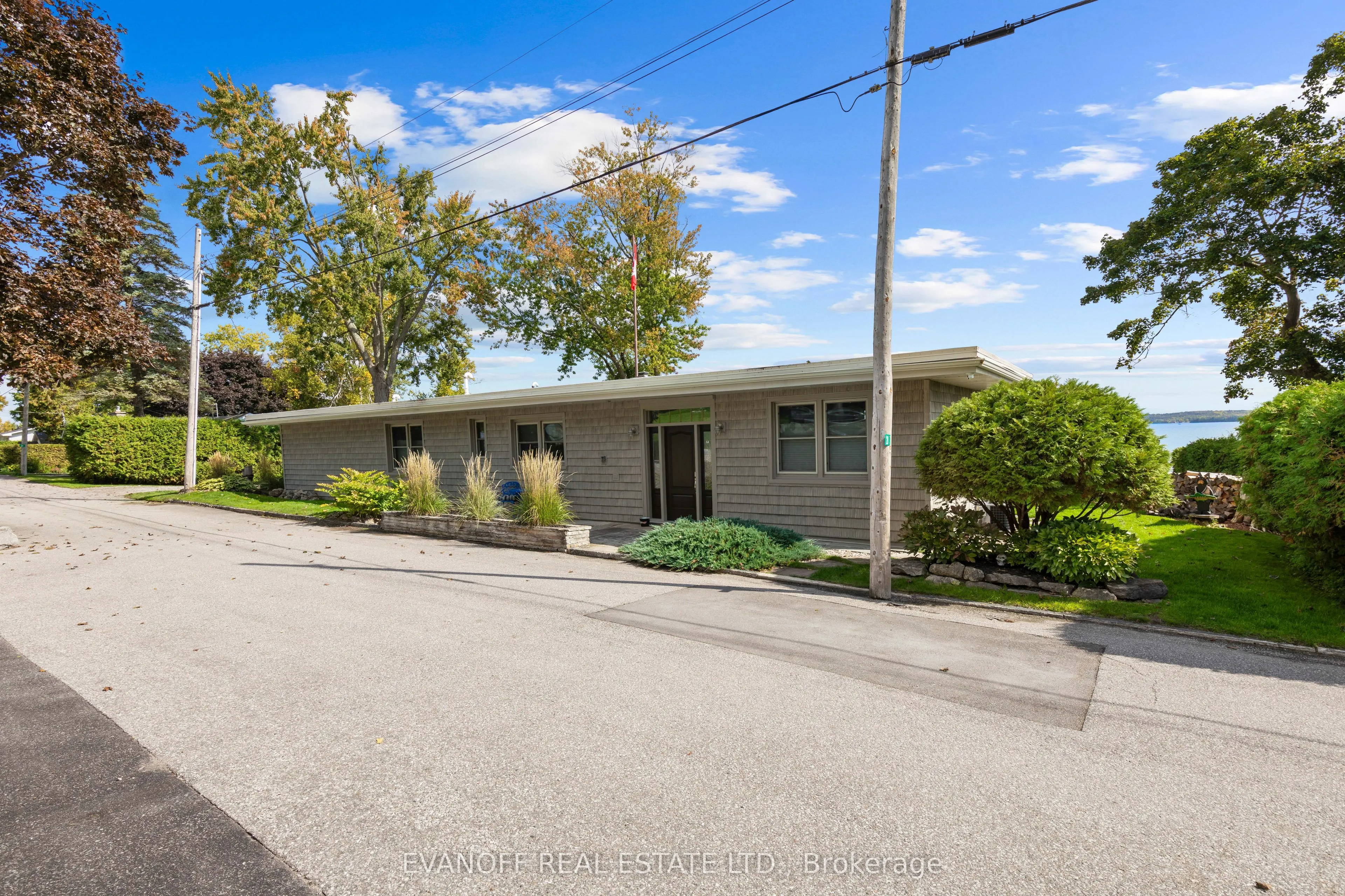 20 Lakeview Park Road