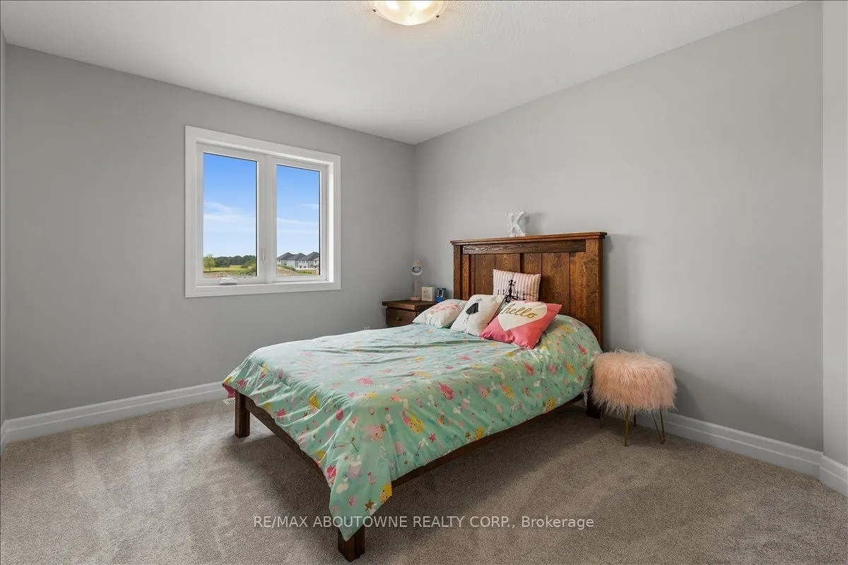 21 Sycamore Drive N