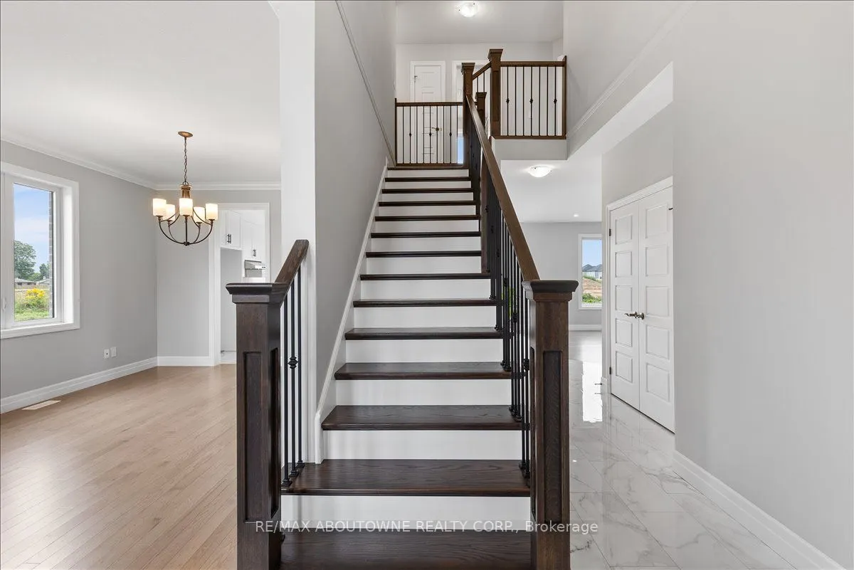 21 Sycamore Drive N