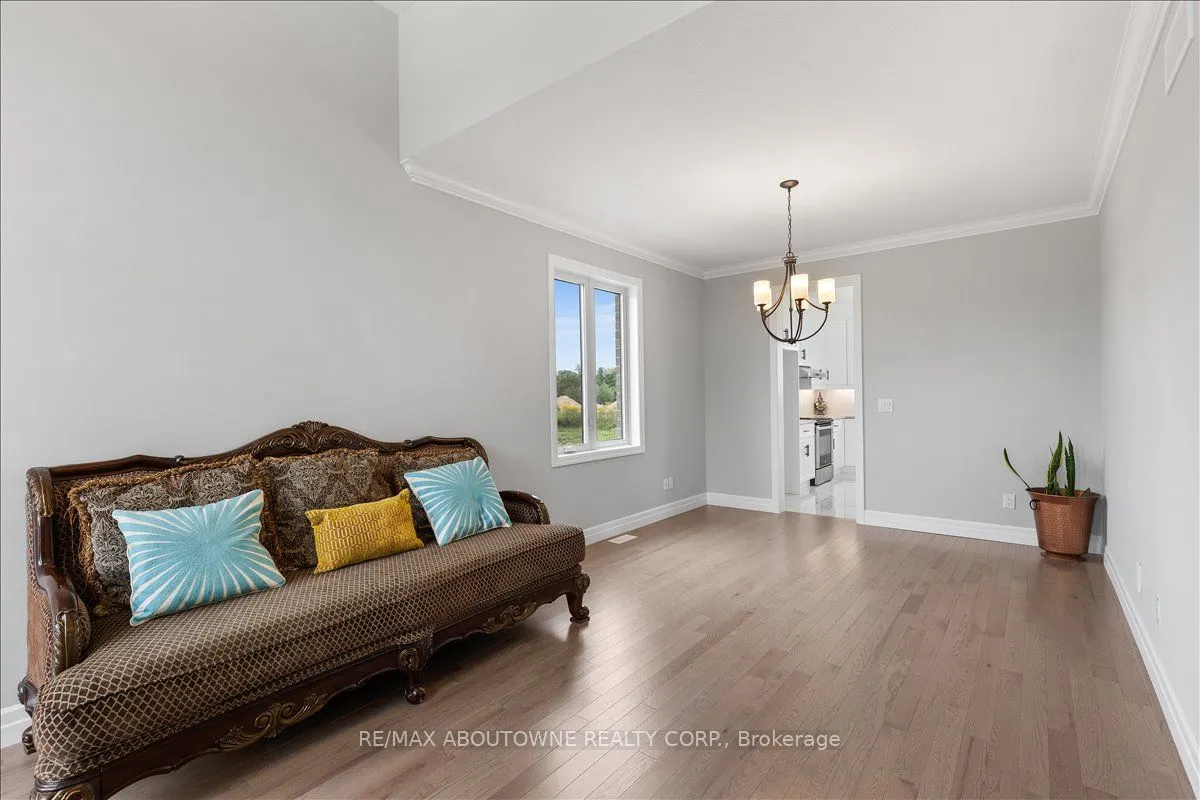 21 Sycamore Drive N