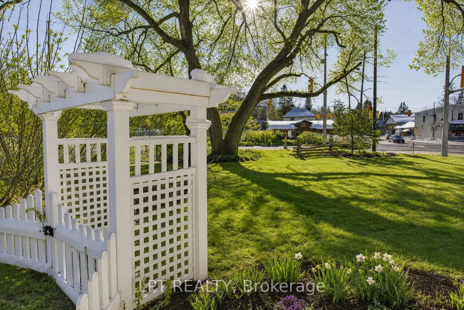 3472 Monck Road