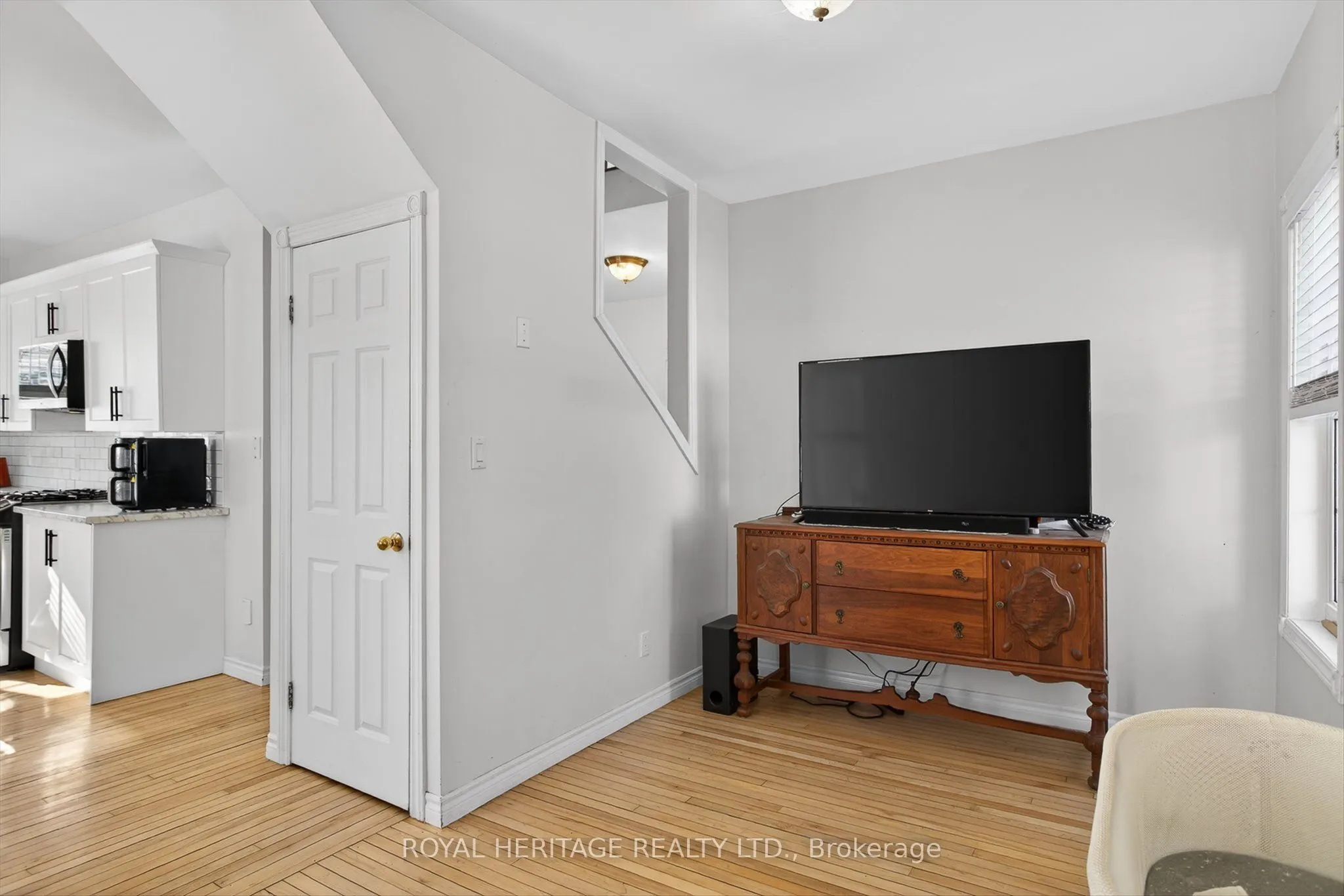 3472 Monck Road