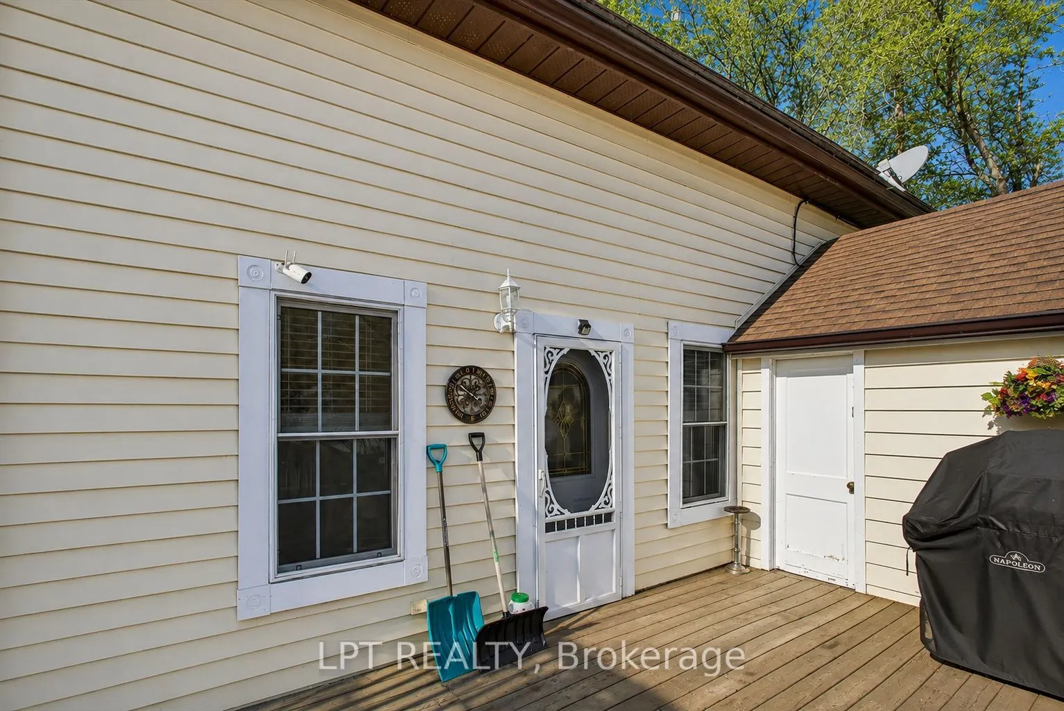 3472 Monck Road
