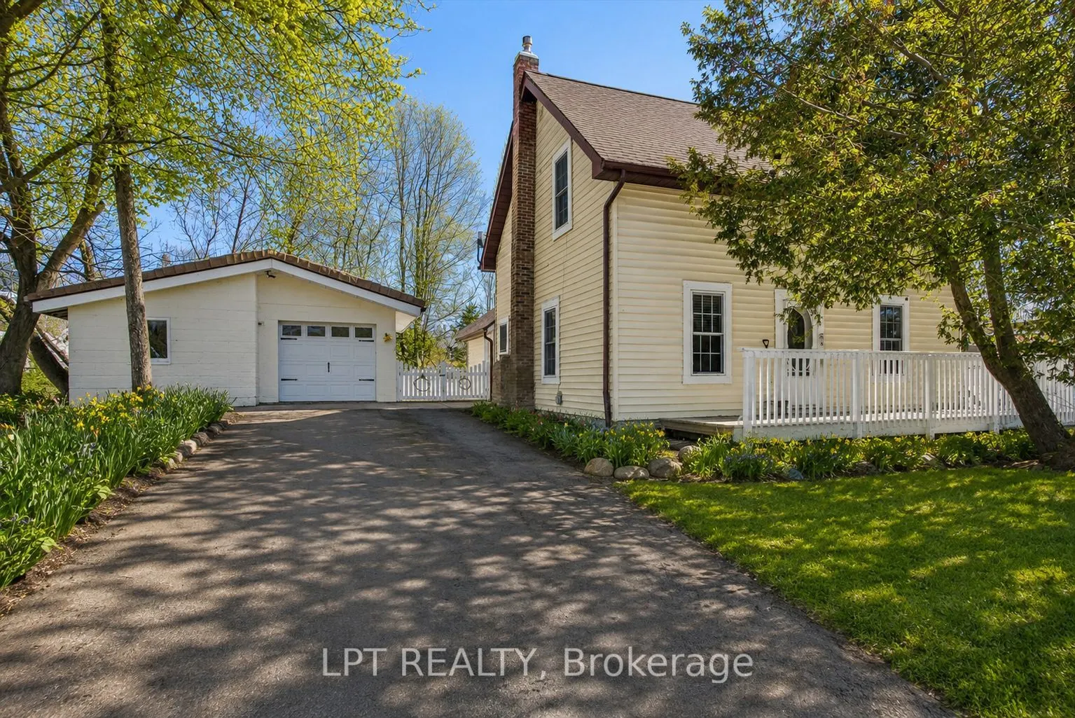 3472 Monck Road