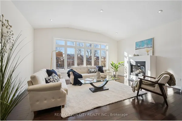 556 Netherwood Crescent