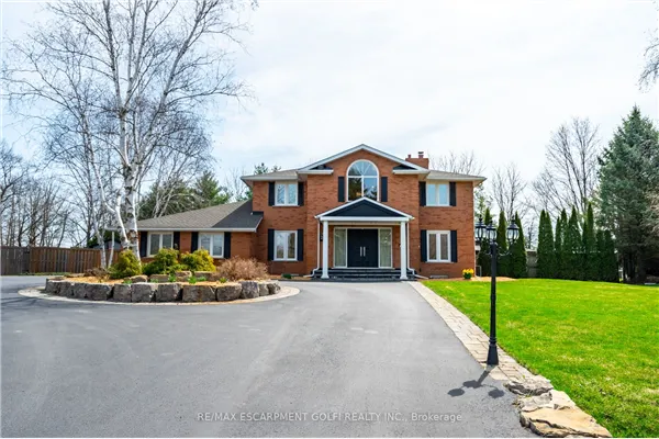 24 JOHN MARTIN Crescent