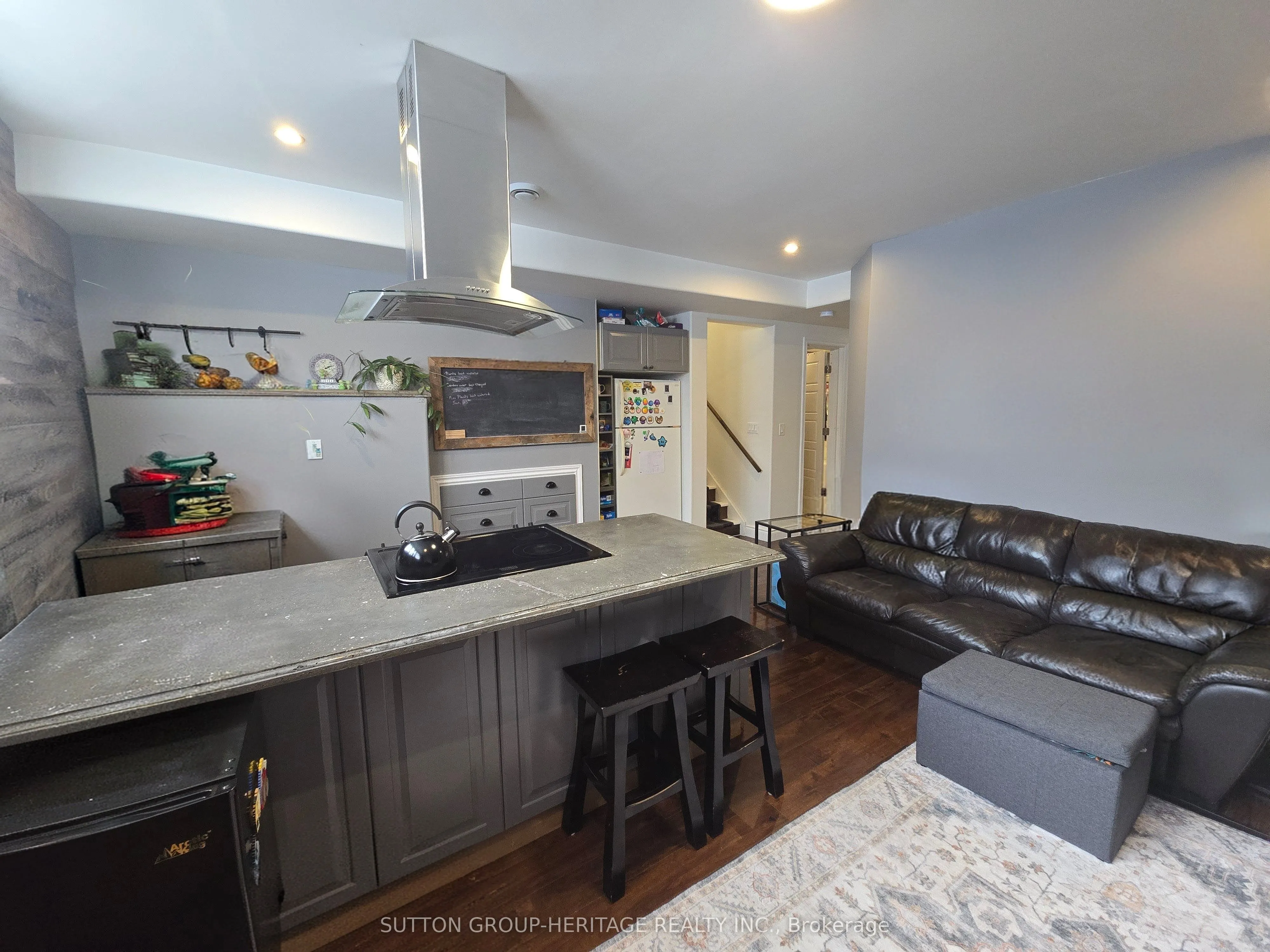 717 King Street W