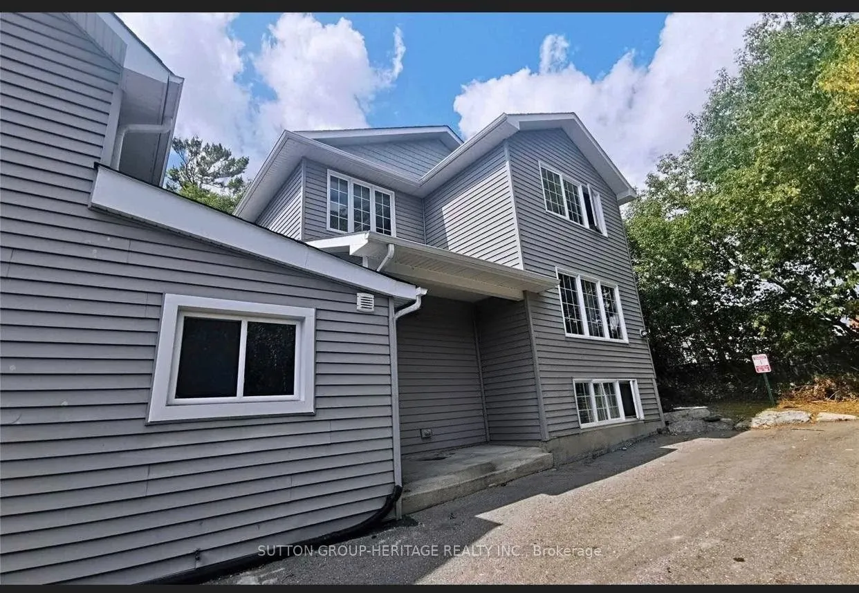 717 King Street W