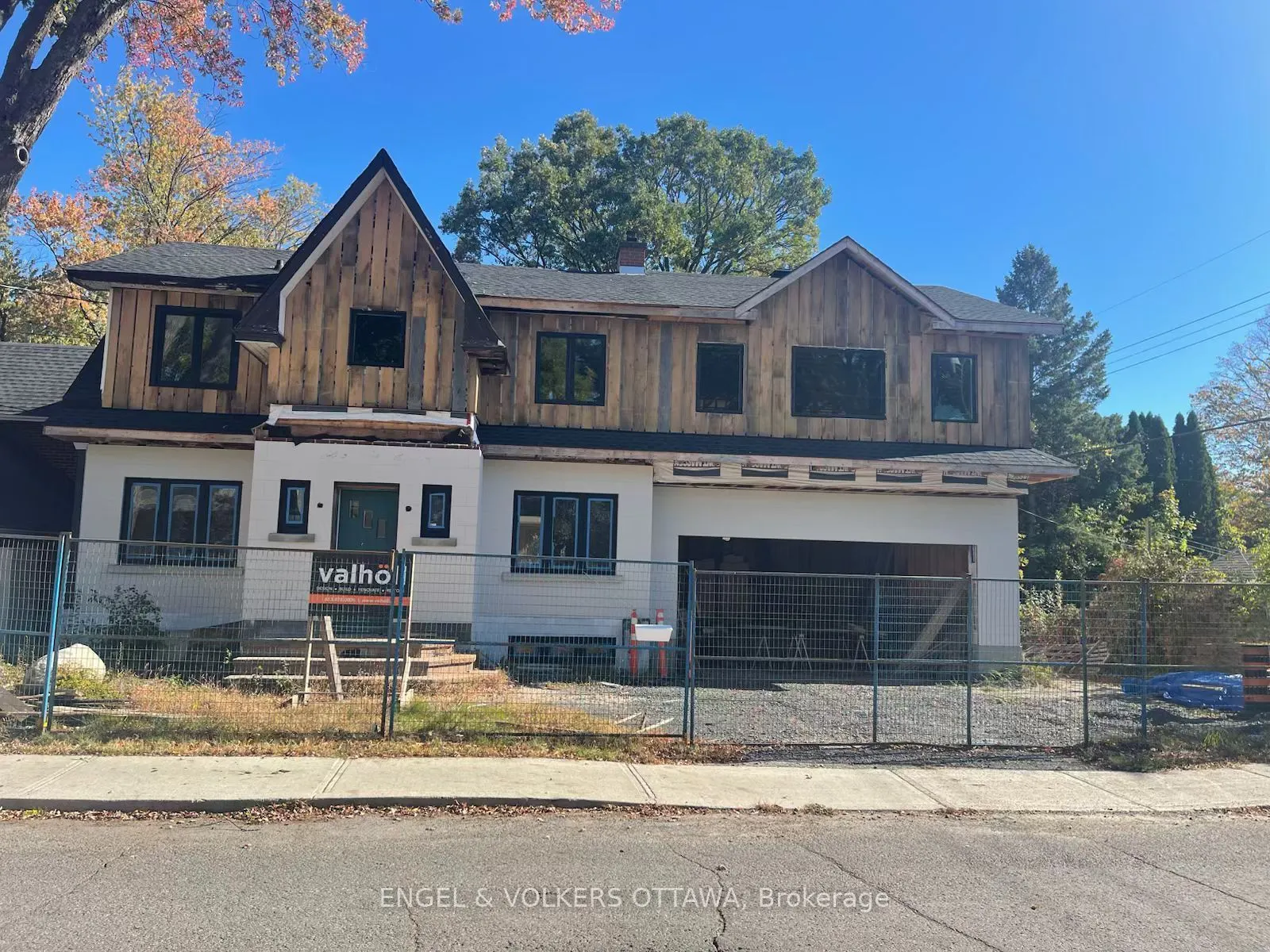 97 Marlowe Crescent