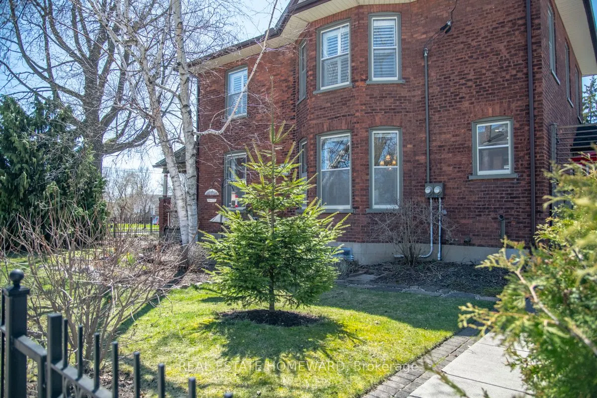 96 James Street W