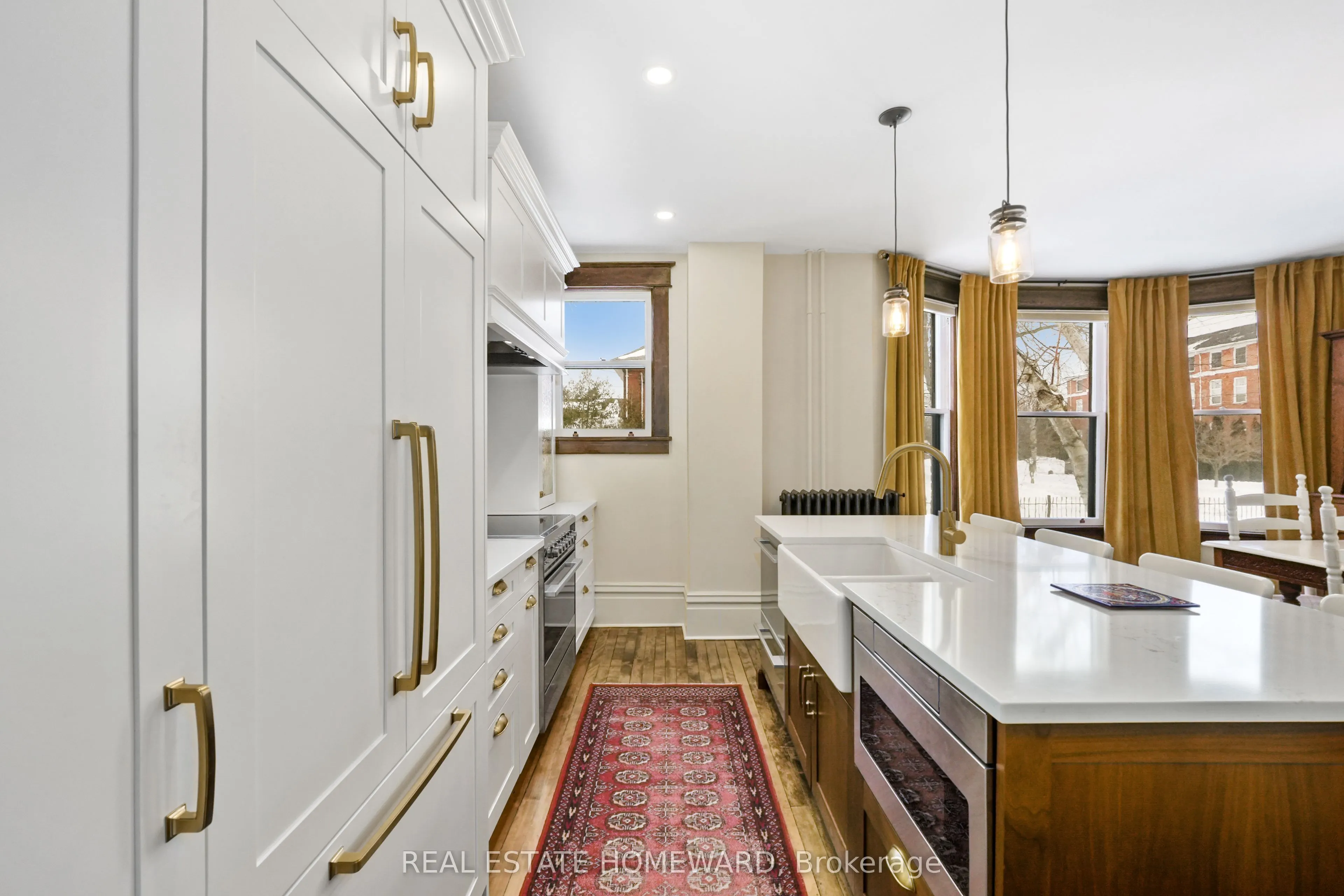 96 James Street W