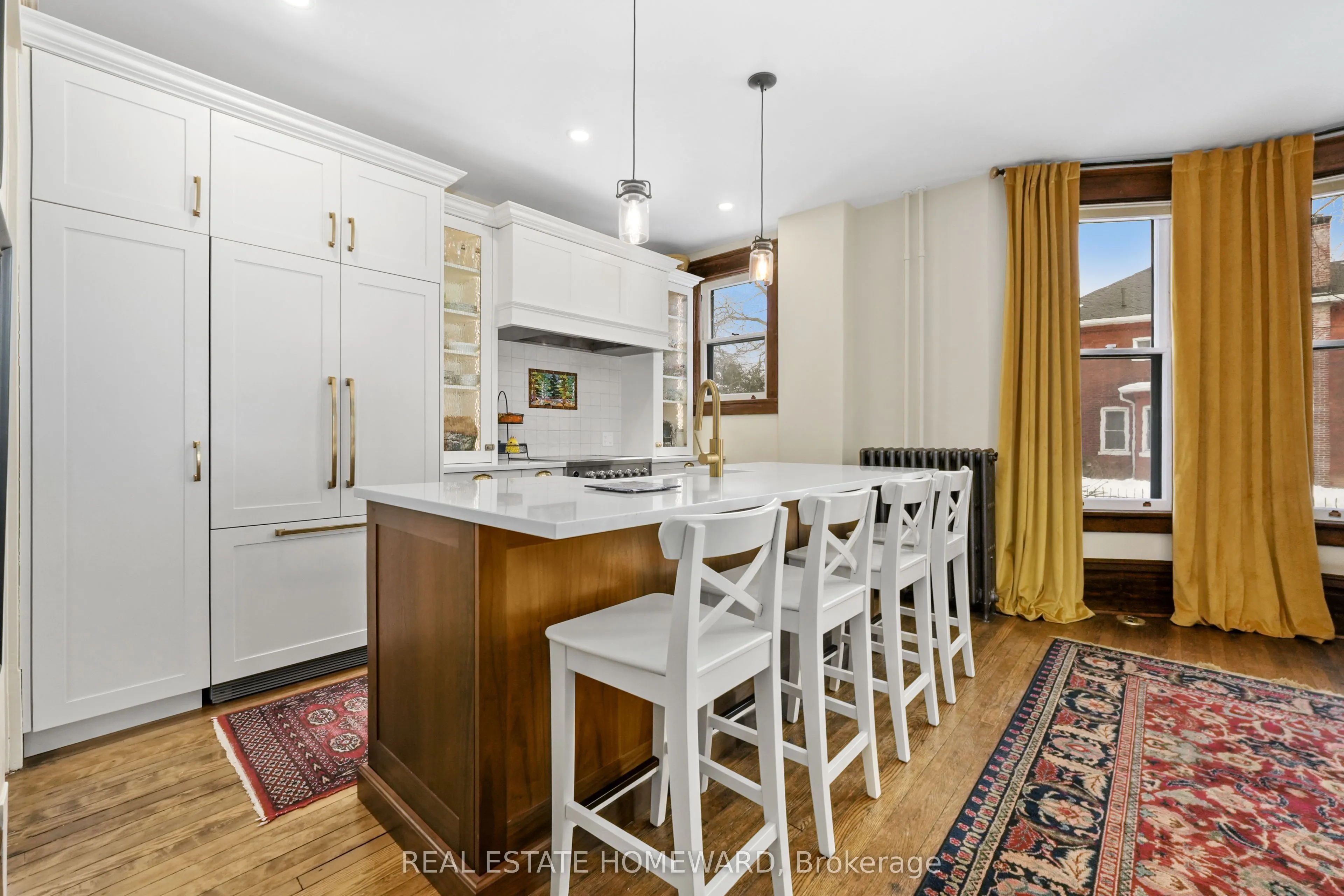 96 James Street W