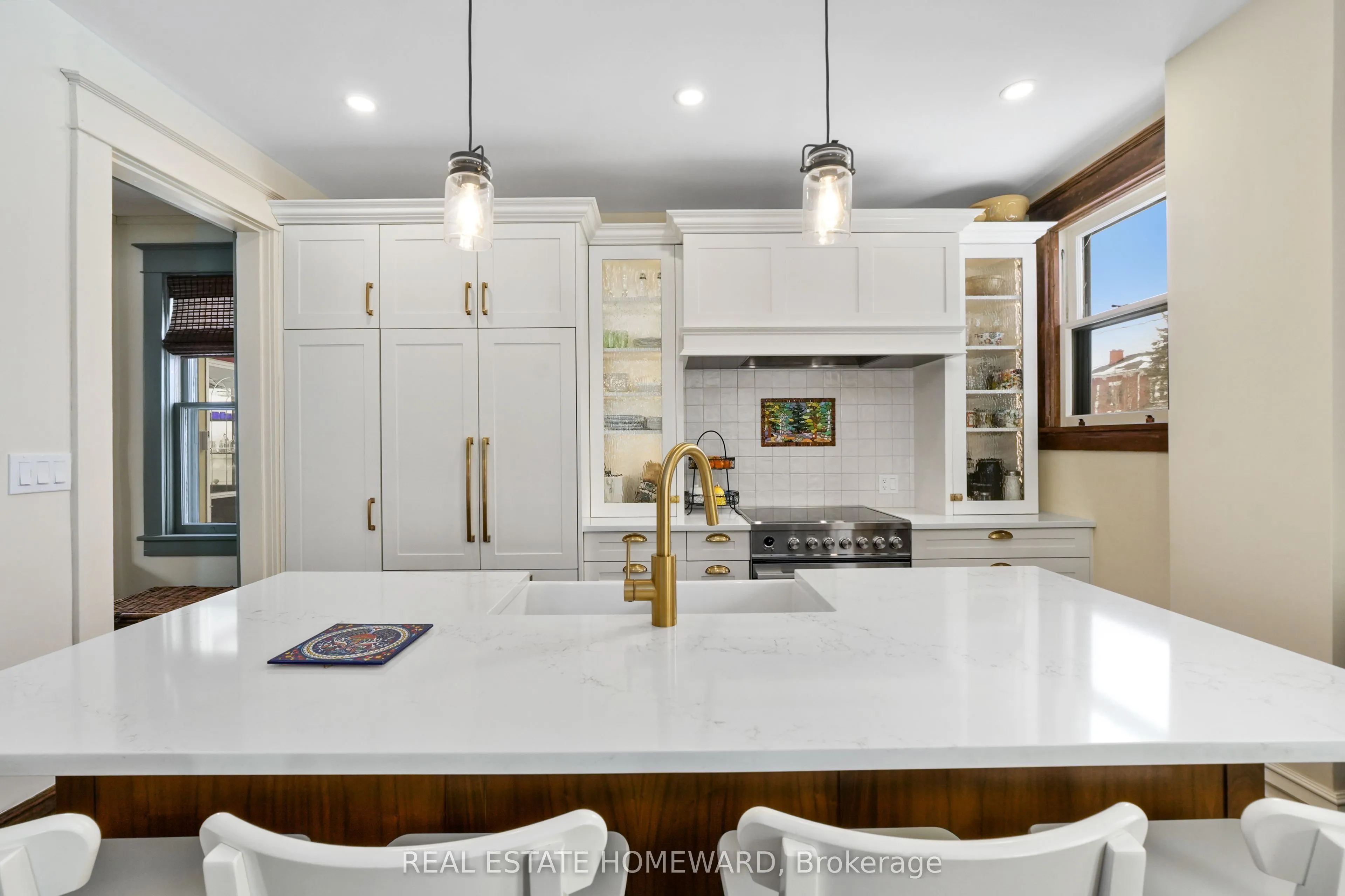 96 James Street W
