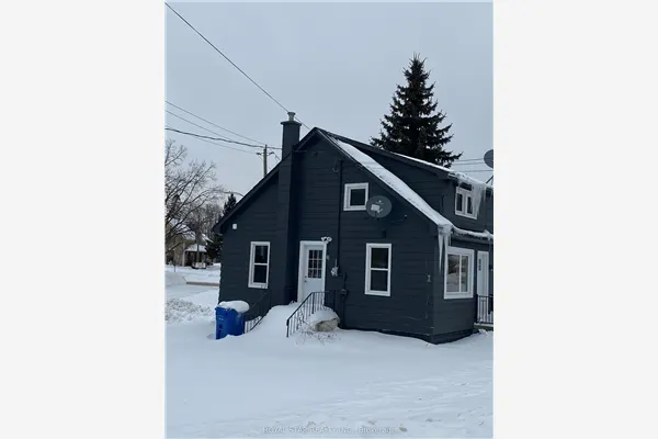 582 Garafraxa Street S