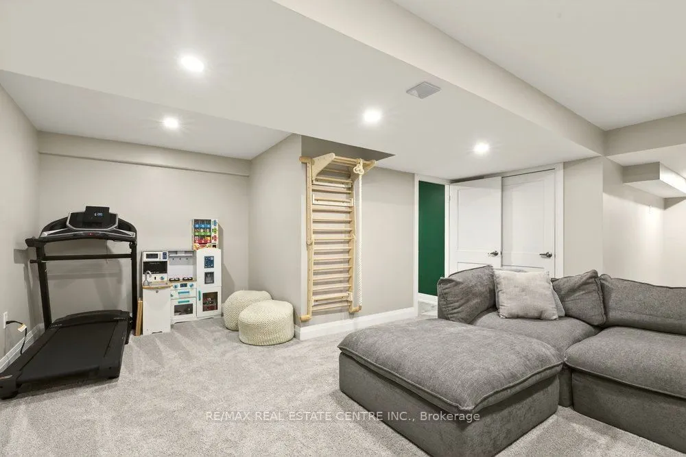 74 Bobolink Road