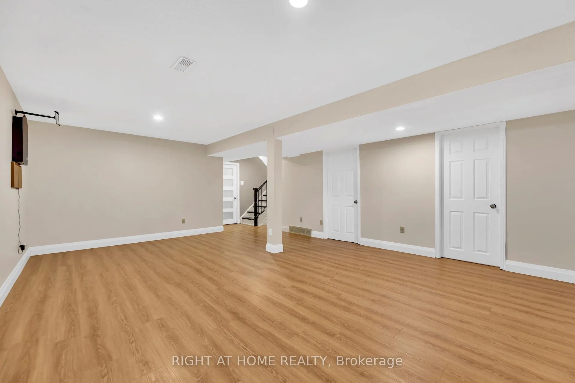 104 Woodlawn Road E #3