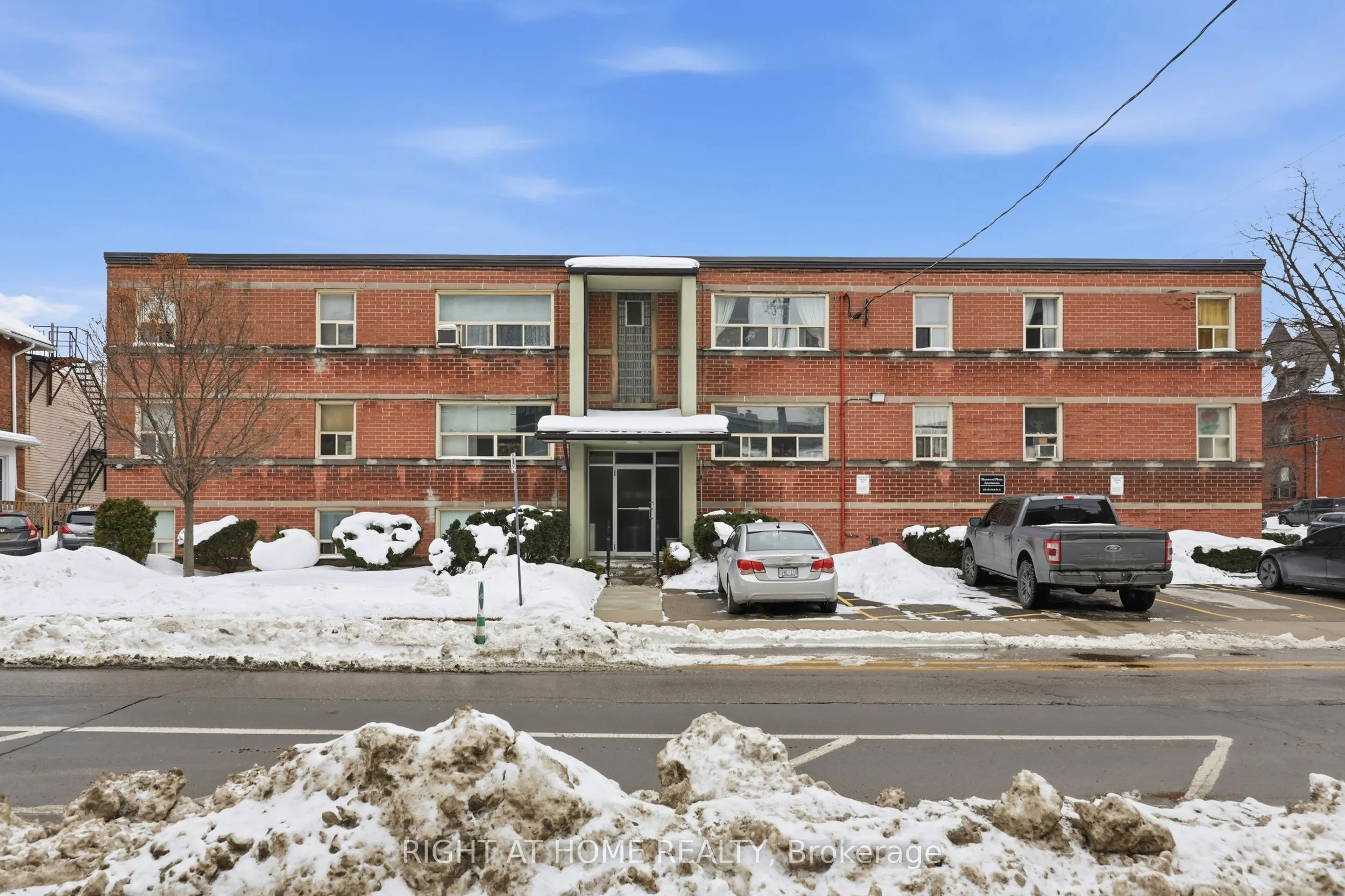 223 MacNab Street S #11