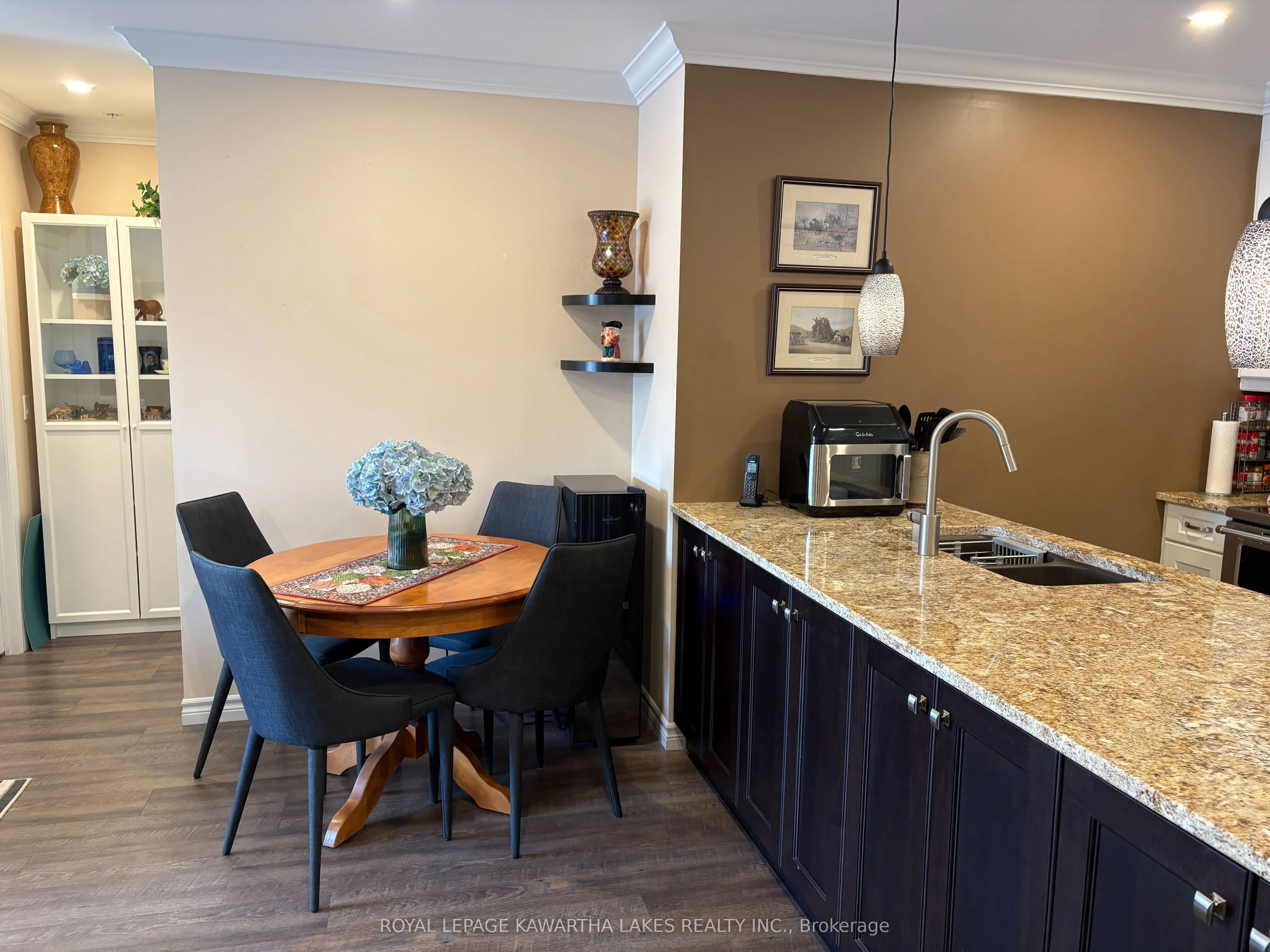 58 Glenelg Street W #103
