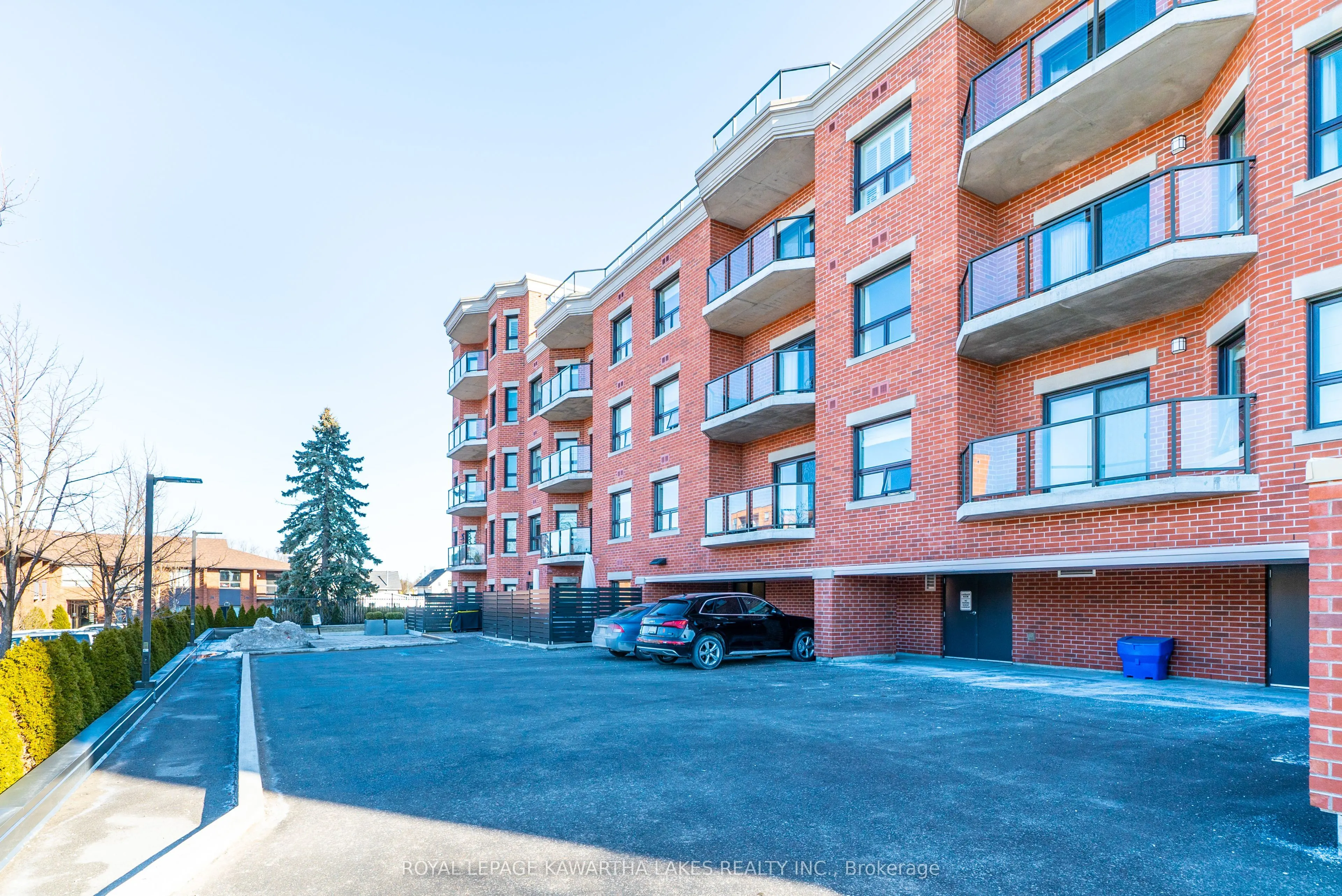 58 Glenelg Street W #103