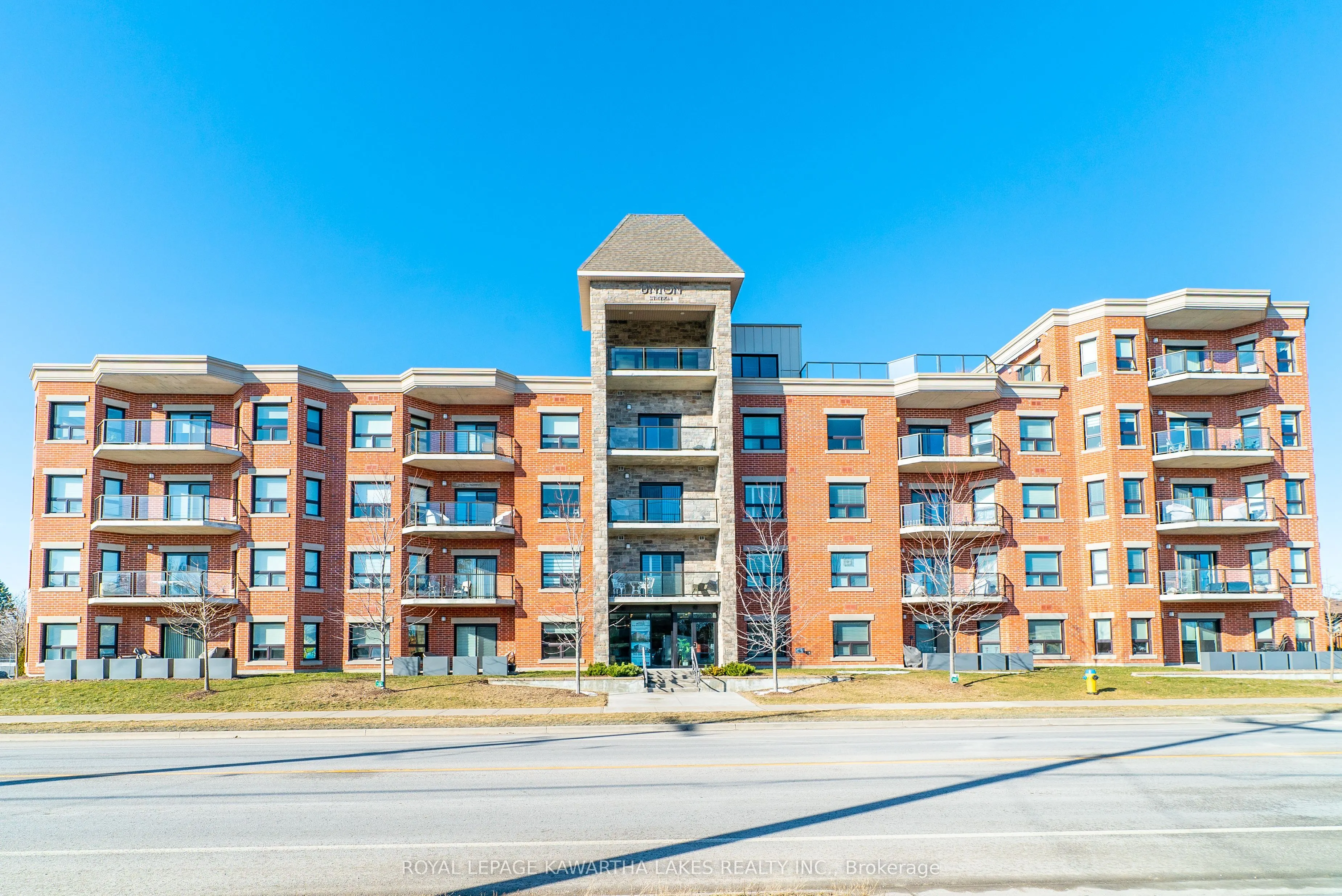 58 Glenelg Street W #103