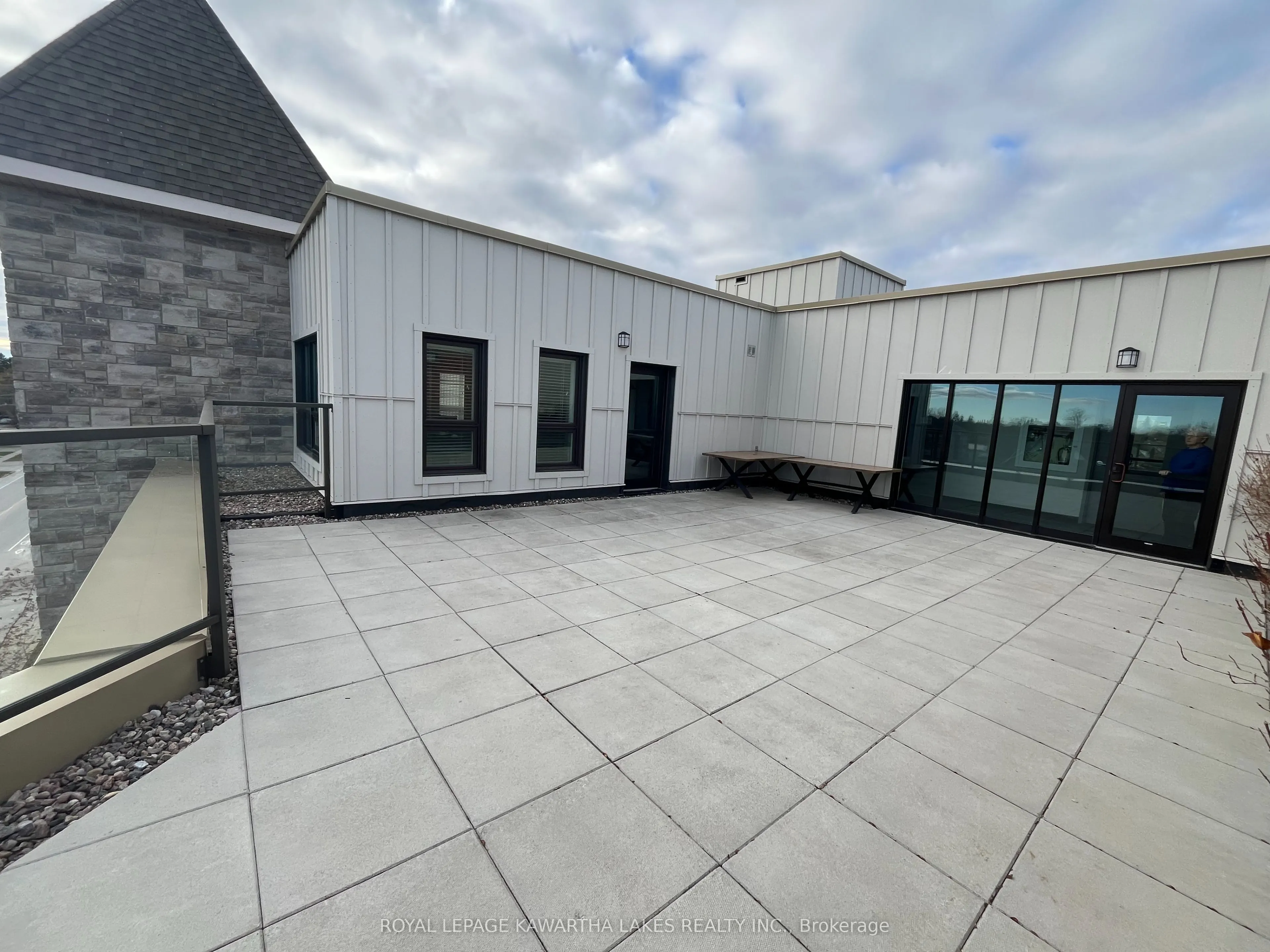 58 Glenelg Street W #103