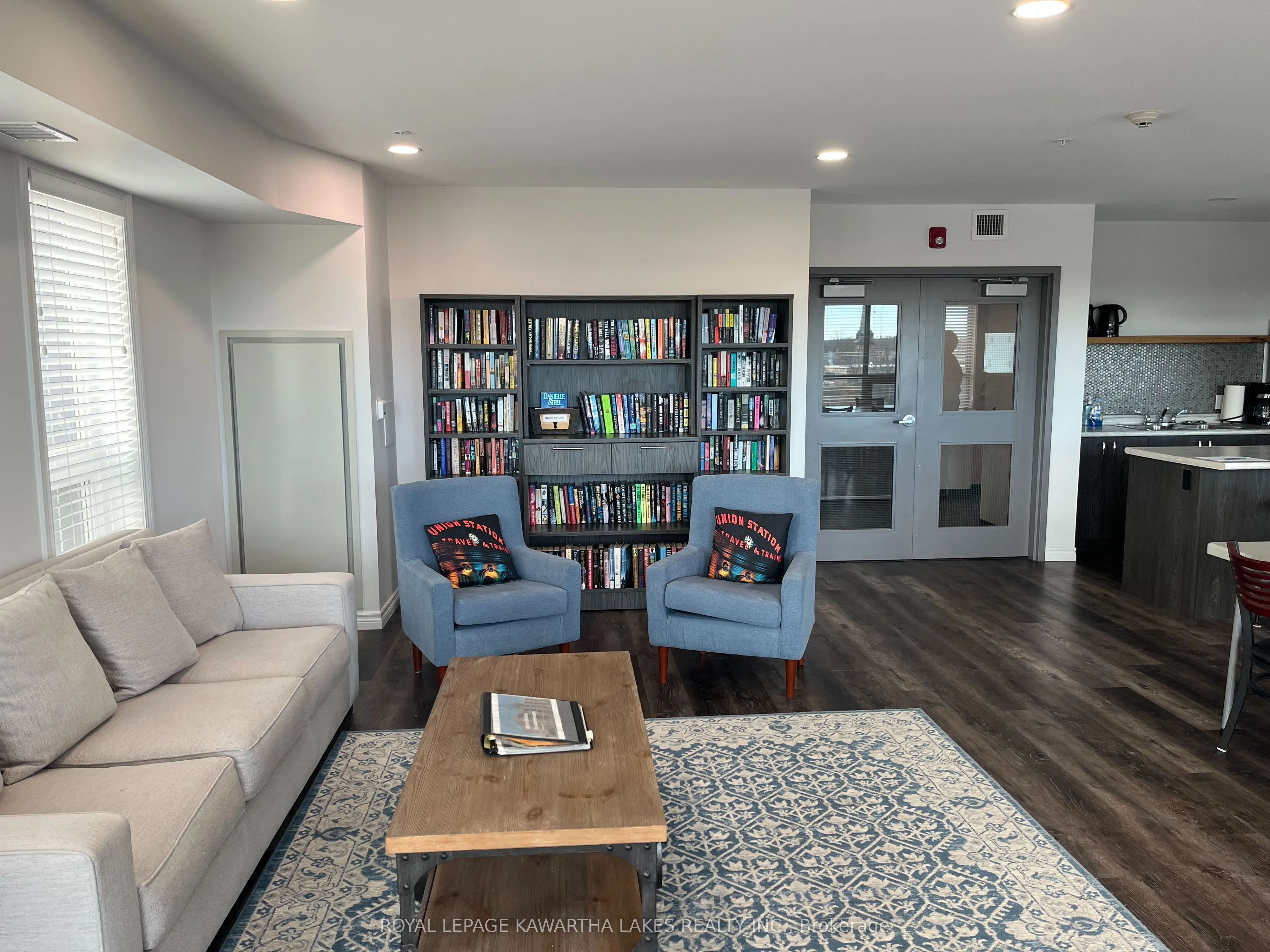 58 Glenelg Street W #103