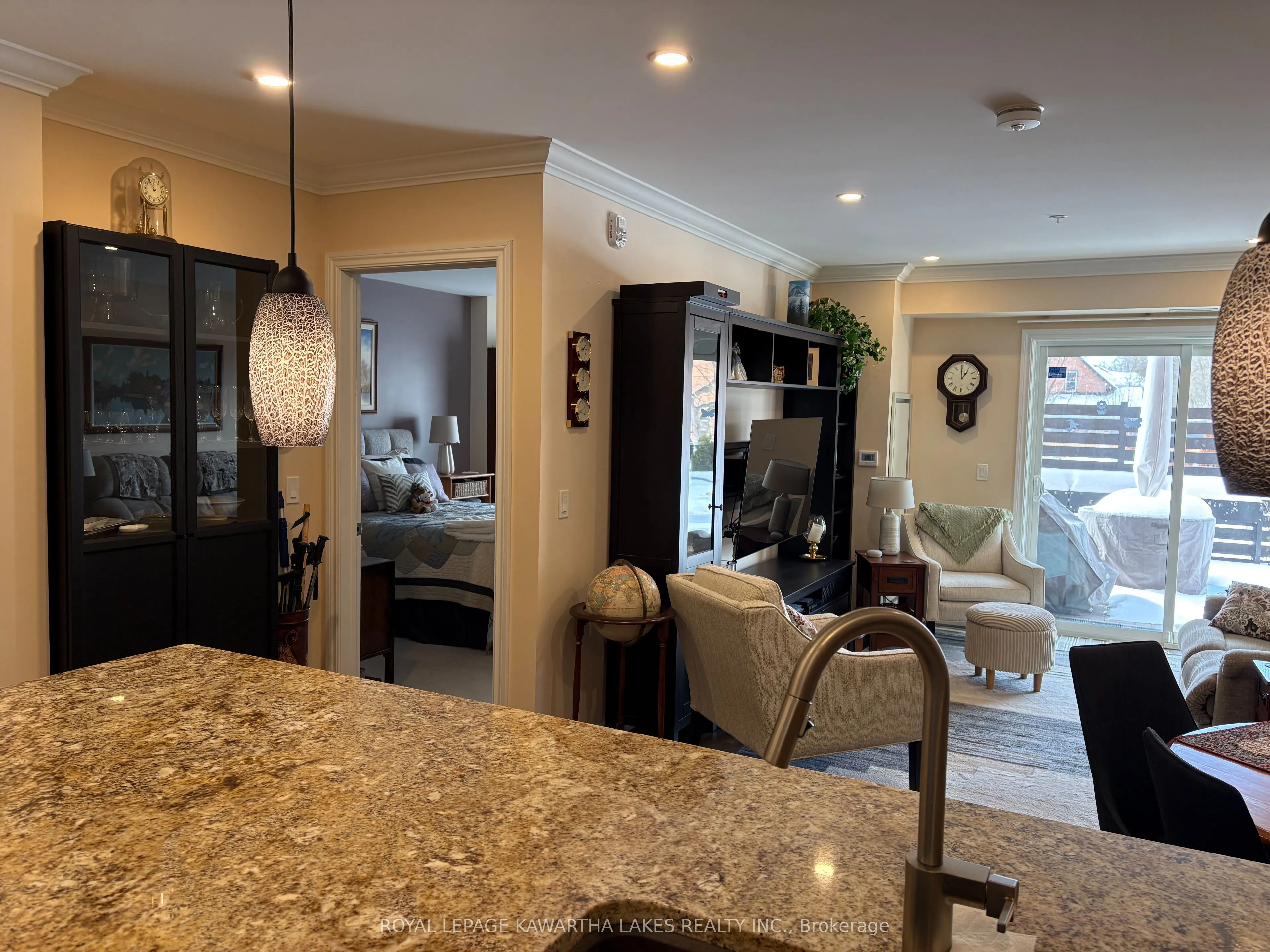 58 Glenelg Street W #103
