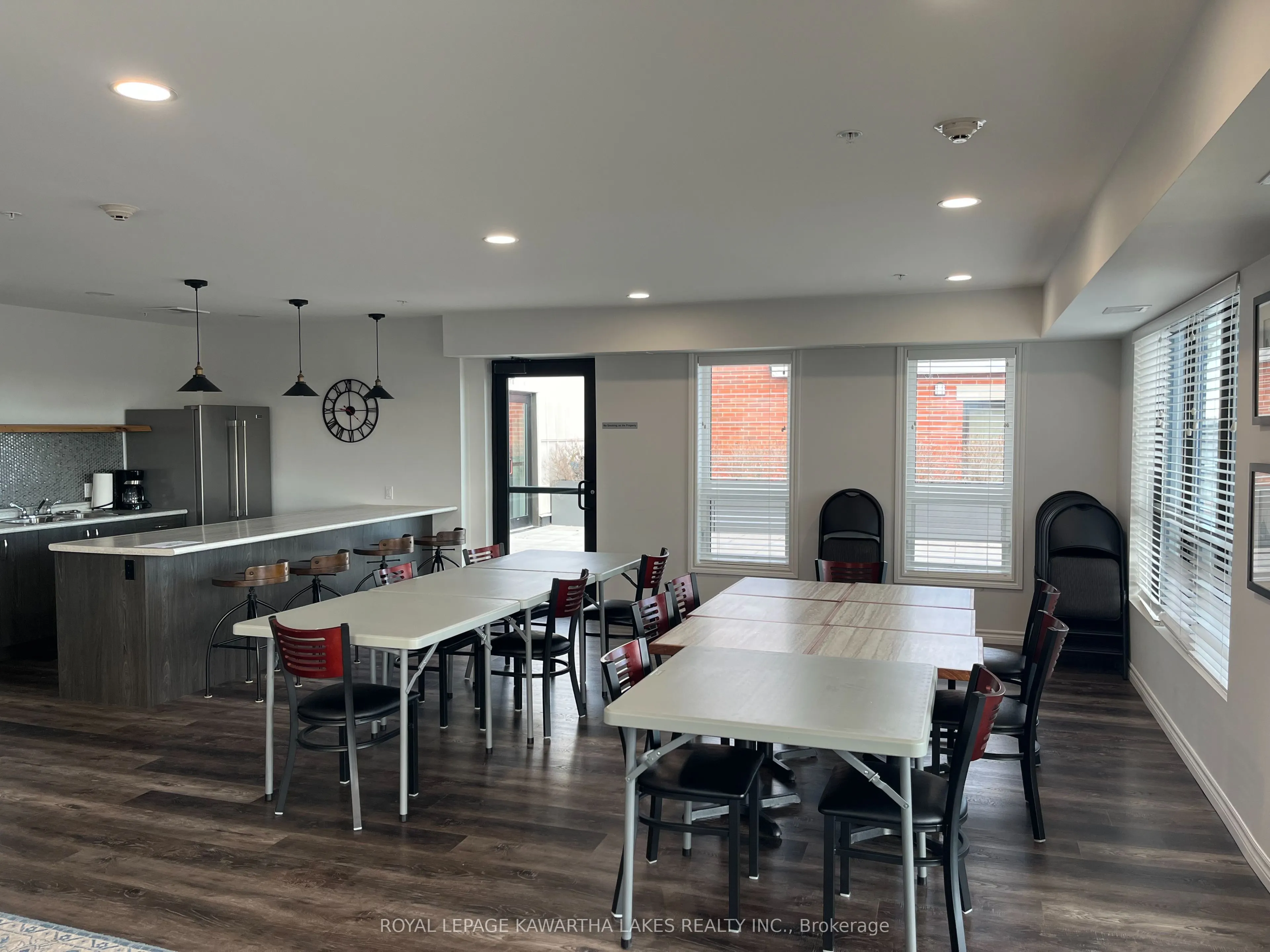 58 Glenelg Street W #103