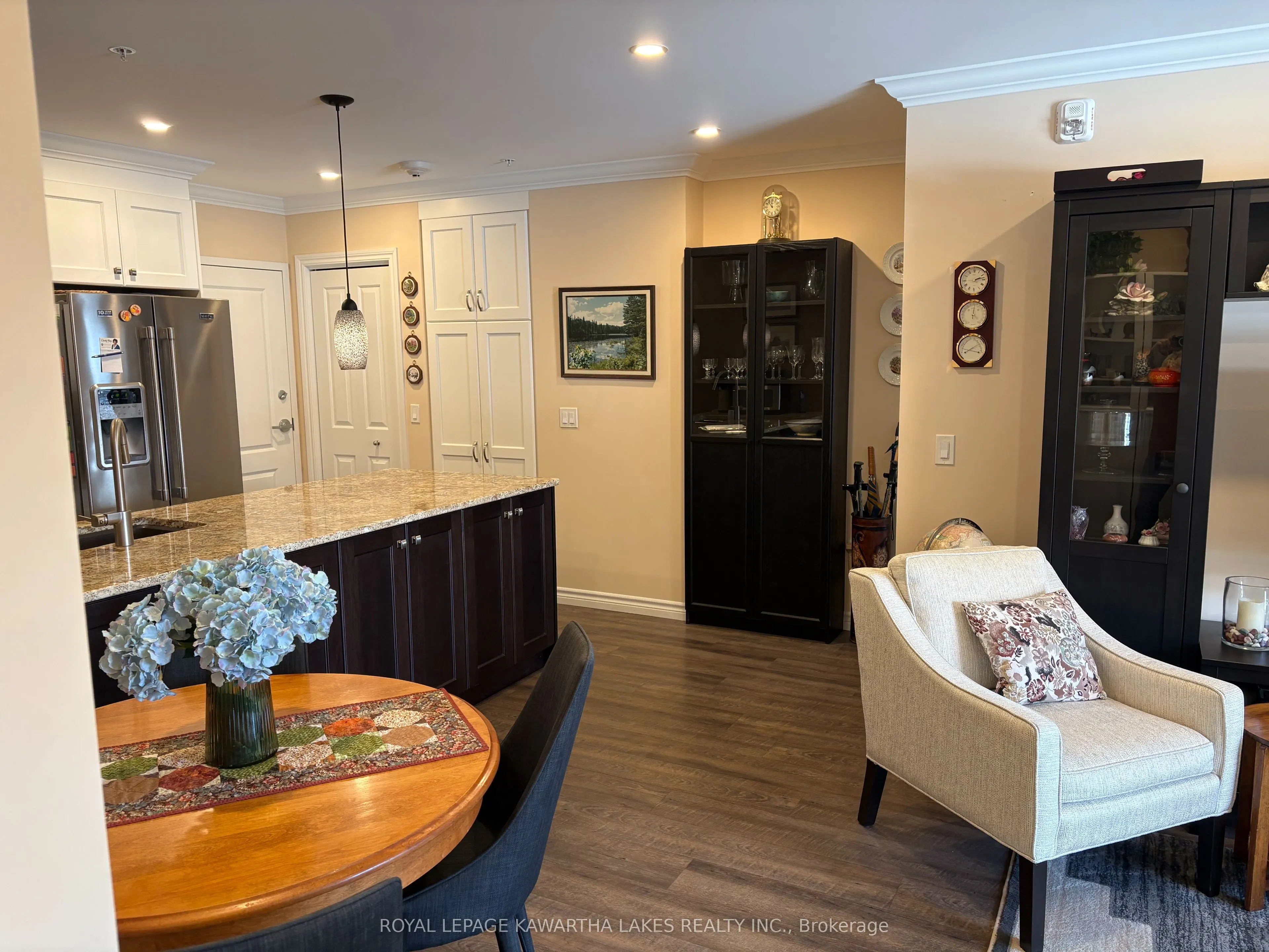 58 Glenelg Street W #103