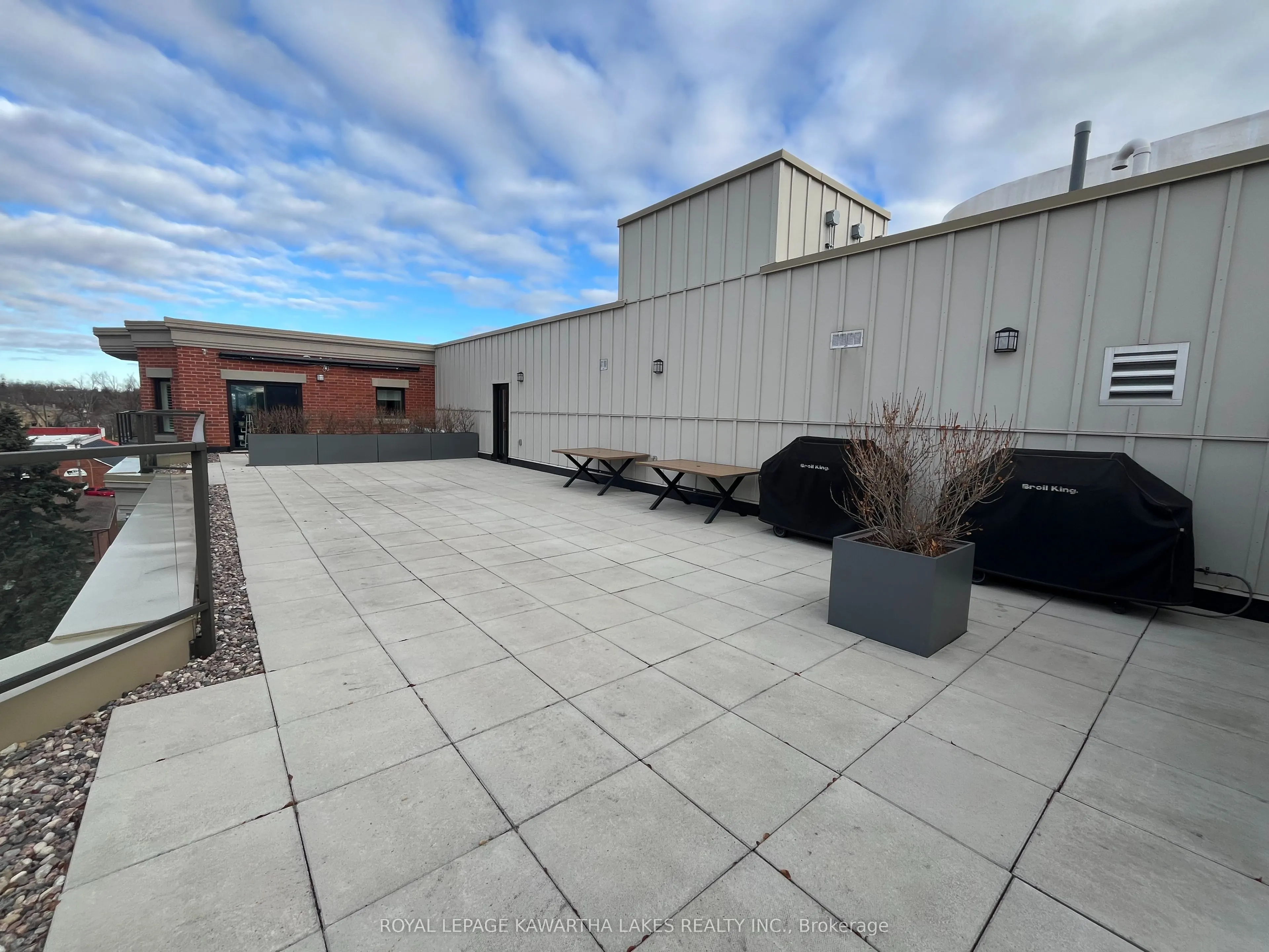 58 Glenelg Street W #103