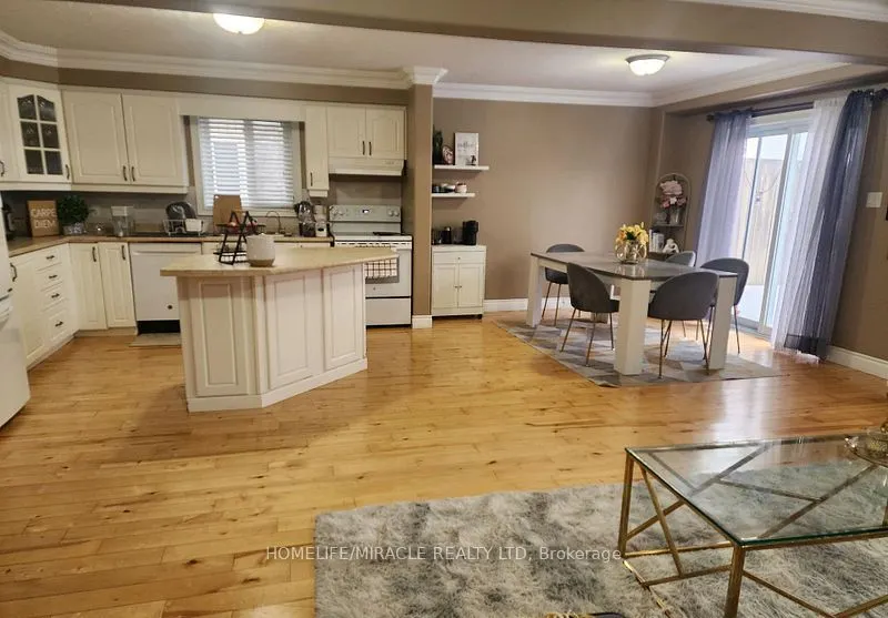 388 Thomas Slee Drive
