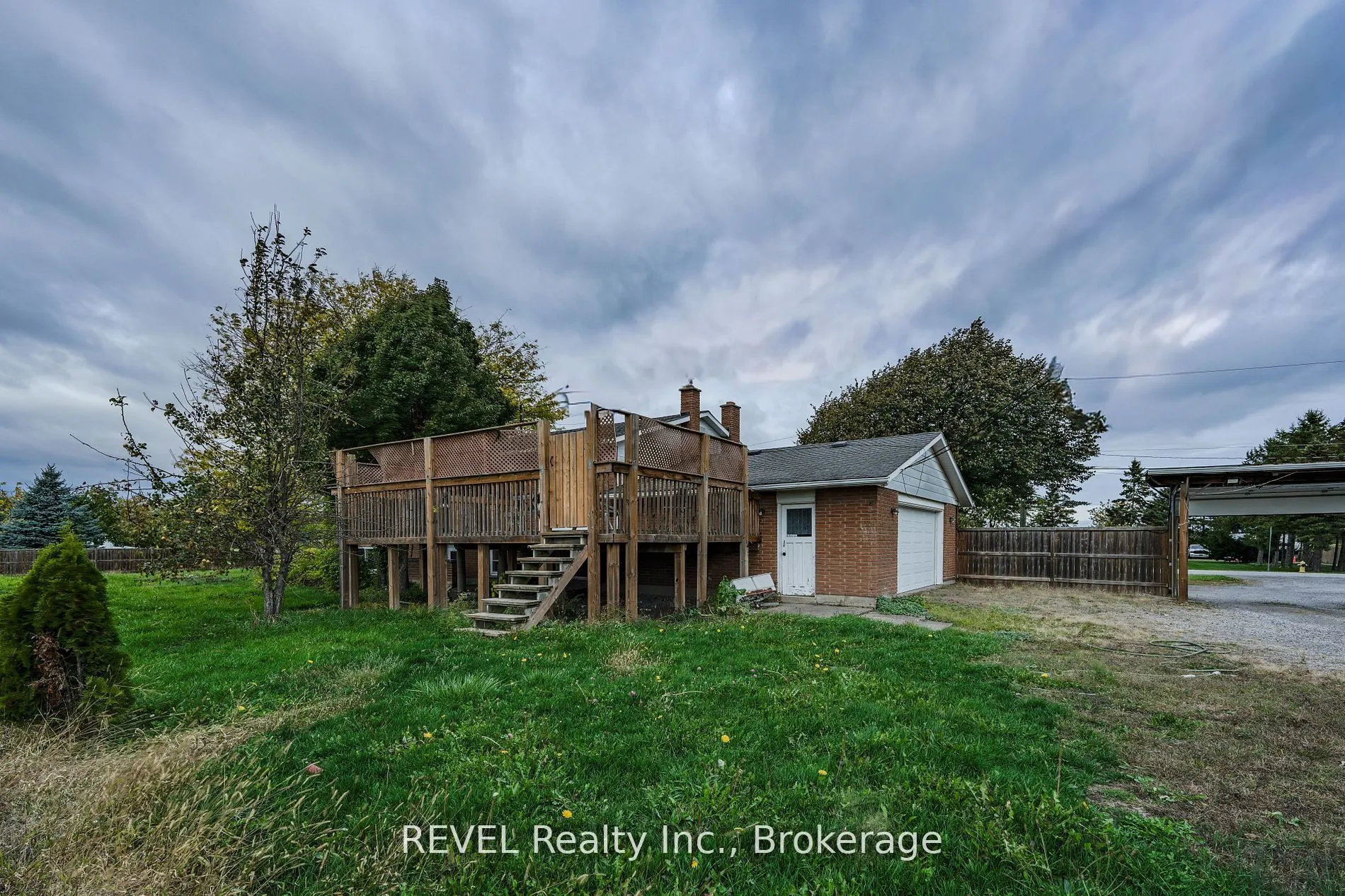 1269 1273 LARKIN Road E